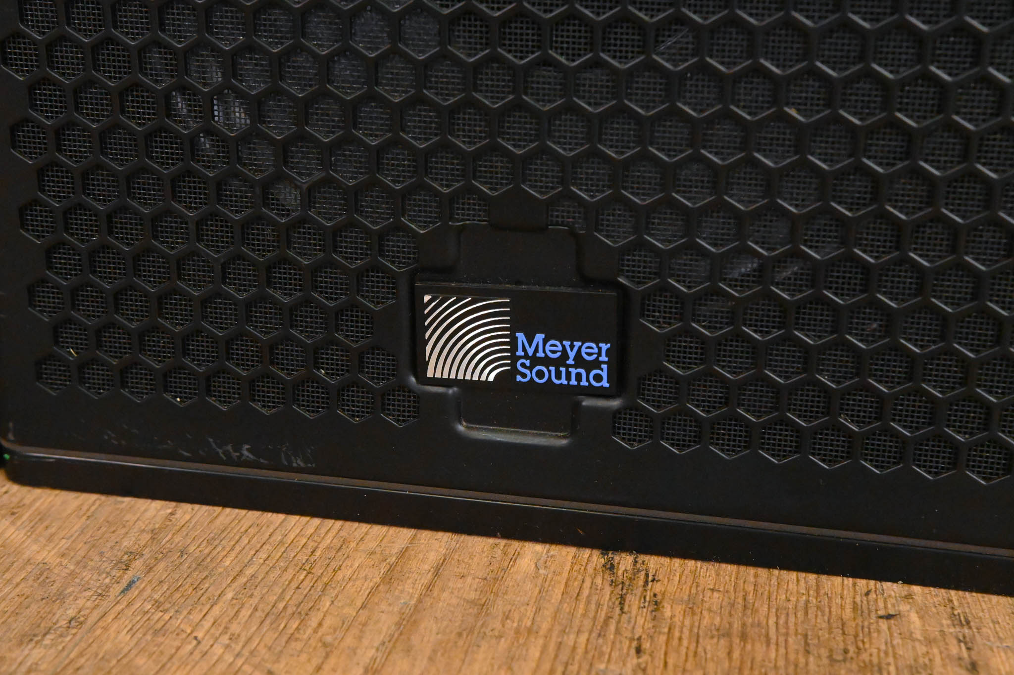 Meyer Sound UPJ-1P Compact VariO Loudspeaker (PAIR)