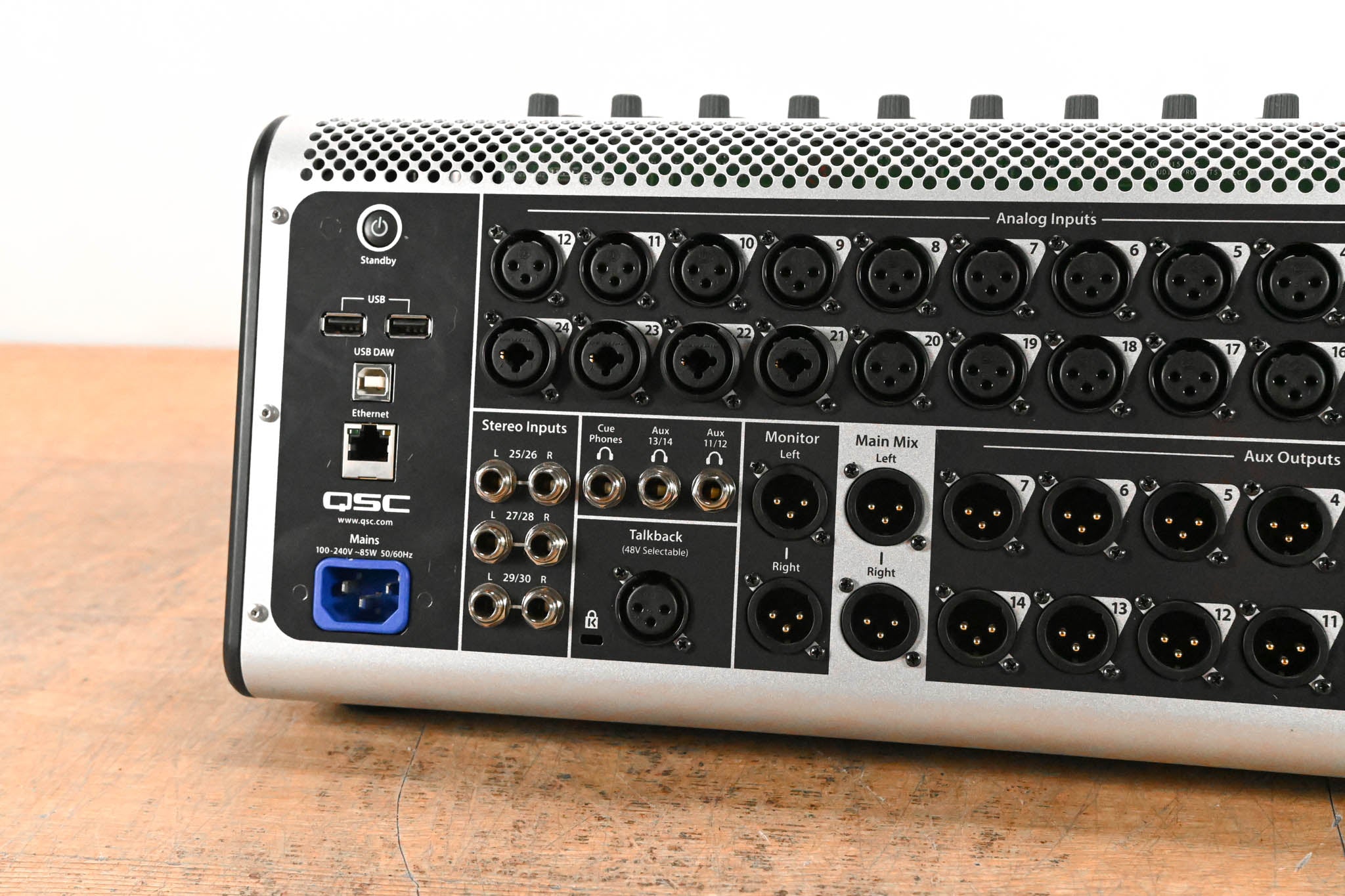 QSC Touchmix-30 Pro 32-Channel Professional Digital Mixer