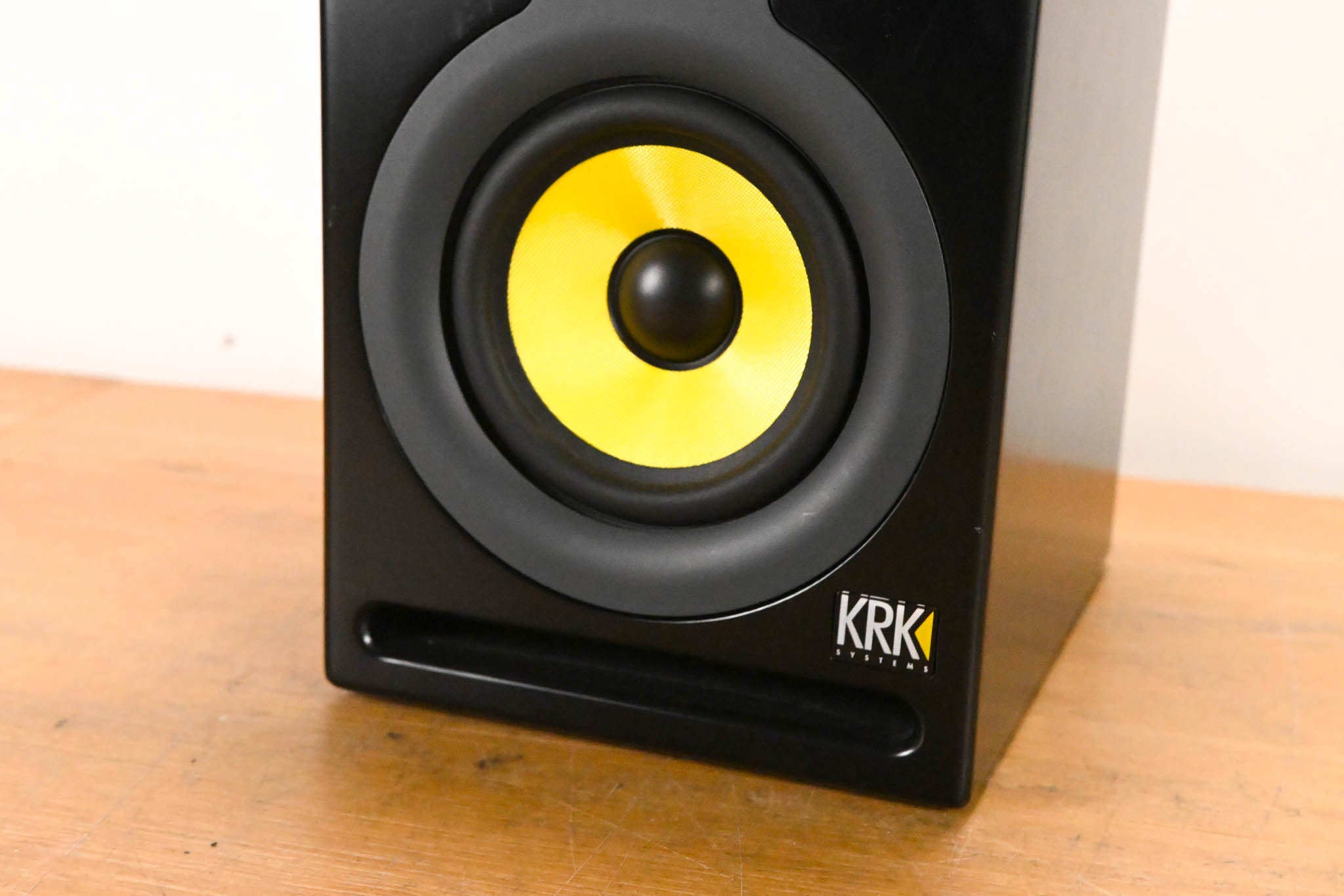 KRK Rokit 5 G1 5-inch Powered Studio Monitor