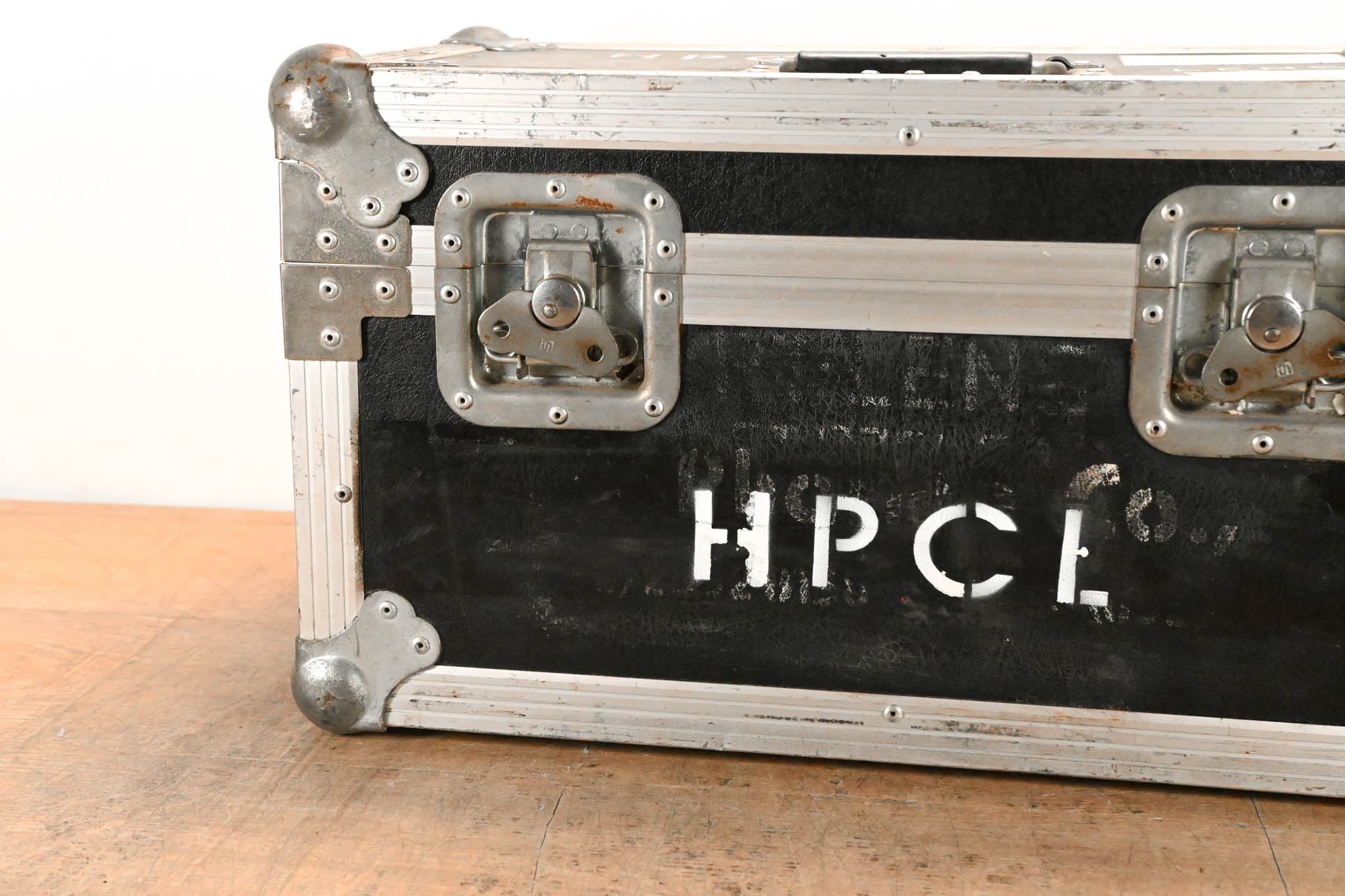 Unbranded Anvil Case - Interior Dimensions 19.25" x 11.25" x 10.5"