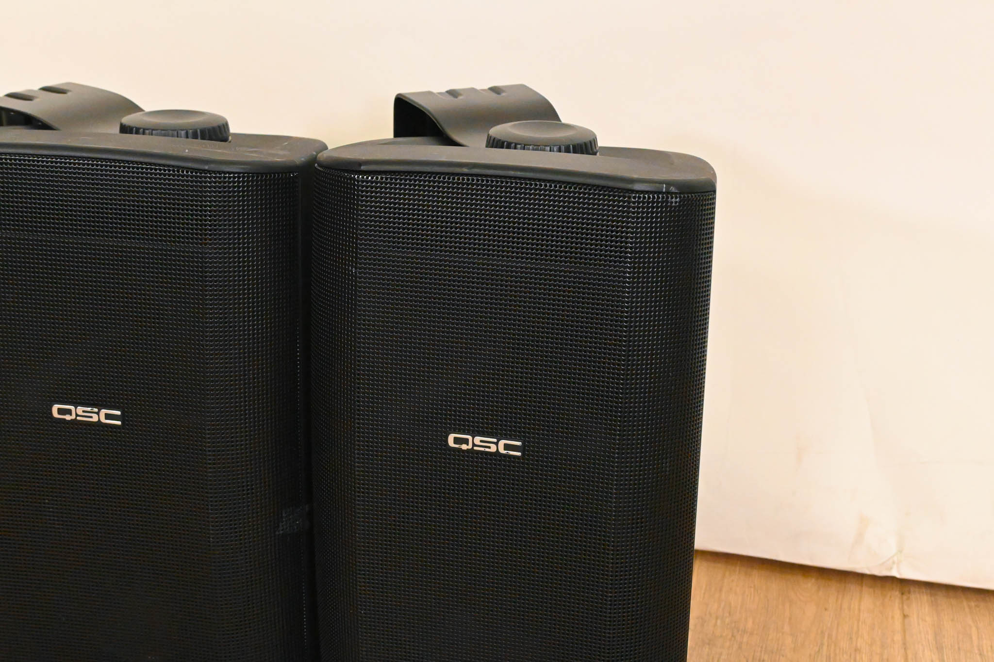 QSC I-82H 8" 2-Way 200-Watt Passive PA Speaker (PAIR)