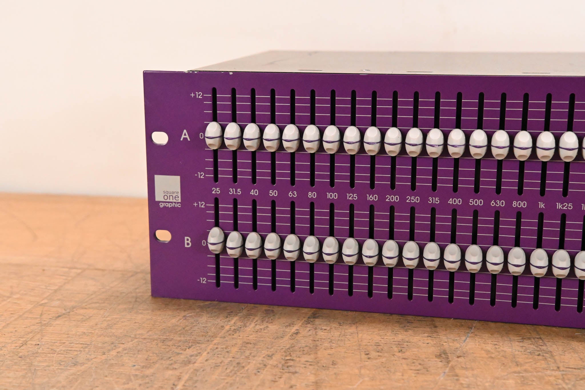 Klark Teknik SQ1G Square ONE Graphic 2-Channel 30-Band Graphic Equalizer