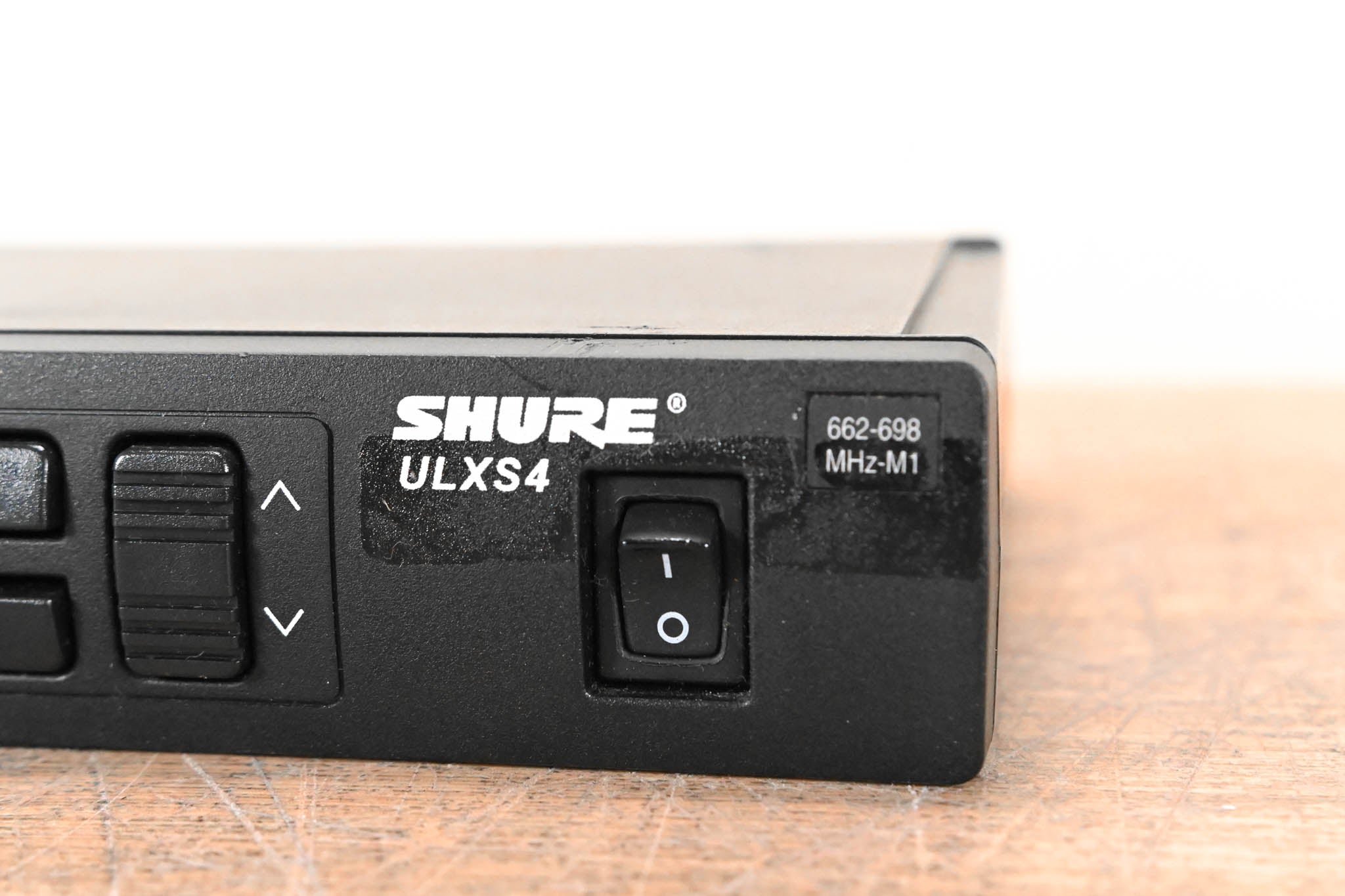 Shure ULXS4 Wireless Receiver - M1 Band: 662-698 MHz (NO POWER SUPPLY)