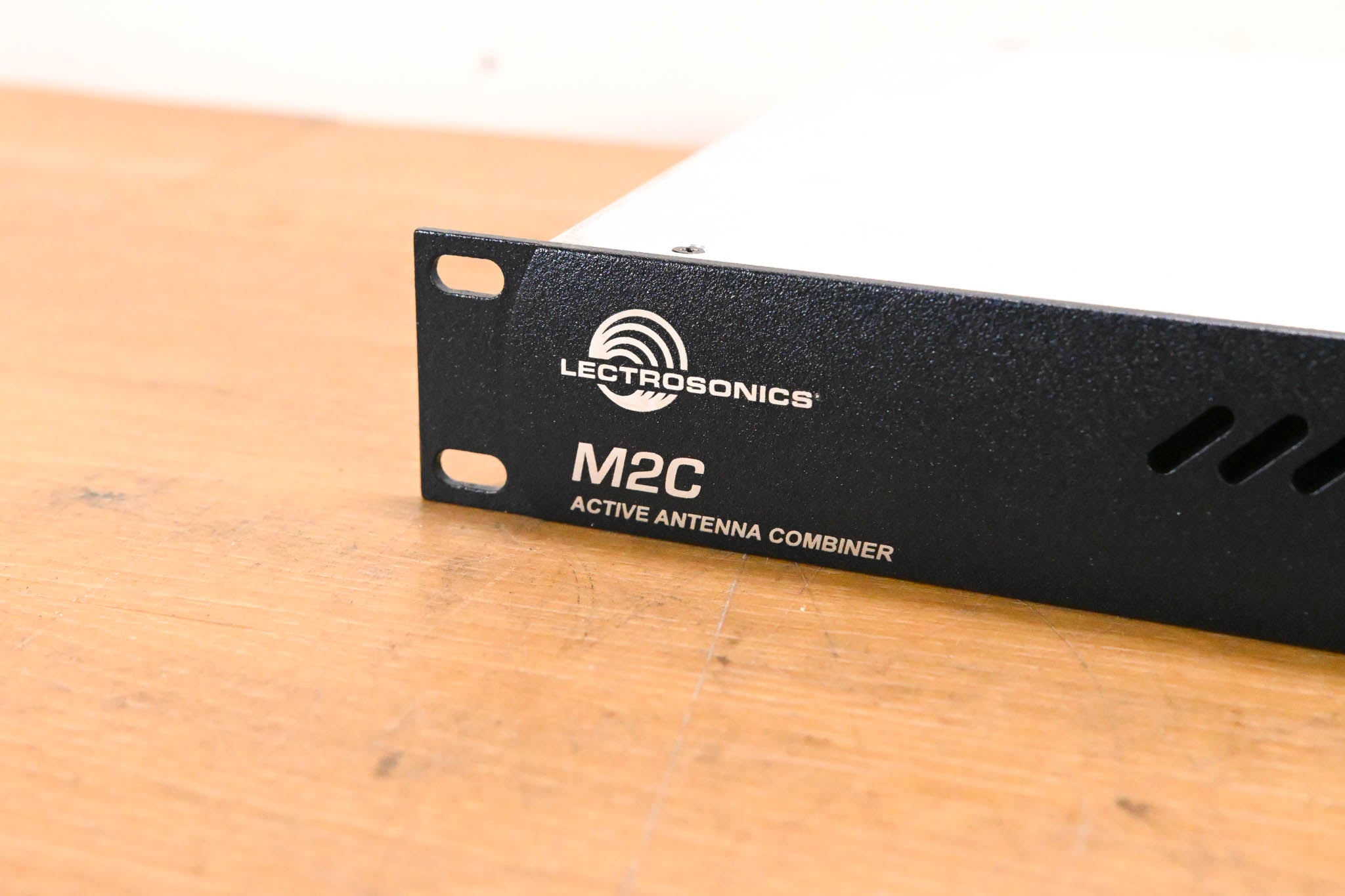 Lectrosonics M2C Active Antenna Combiner - 470-615 MHz