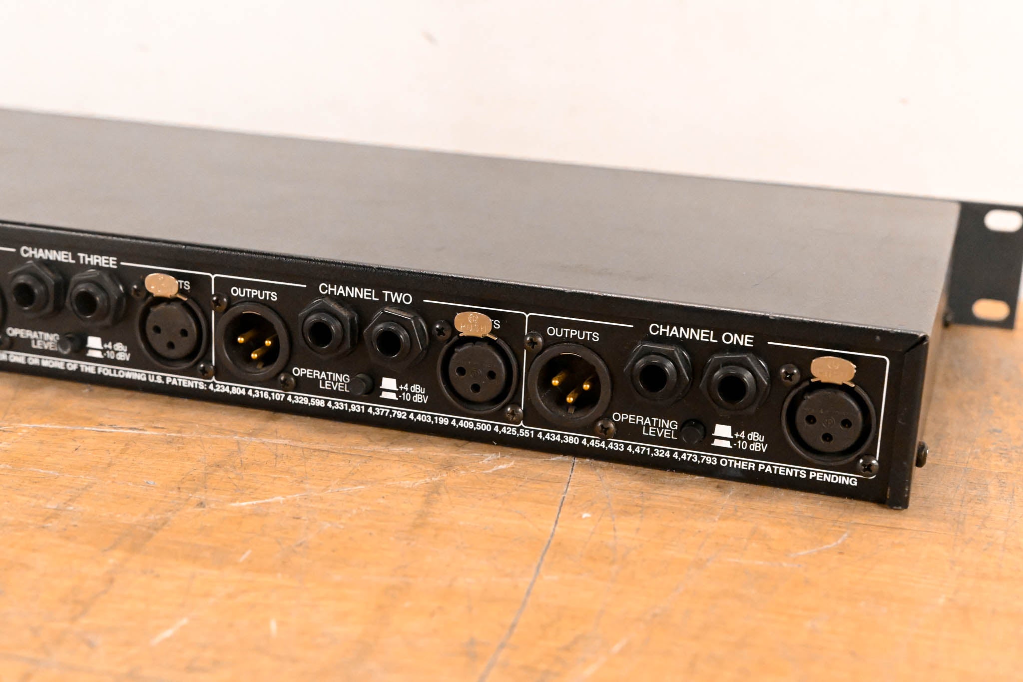dbx 1046 Quad Compressor/Limiter