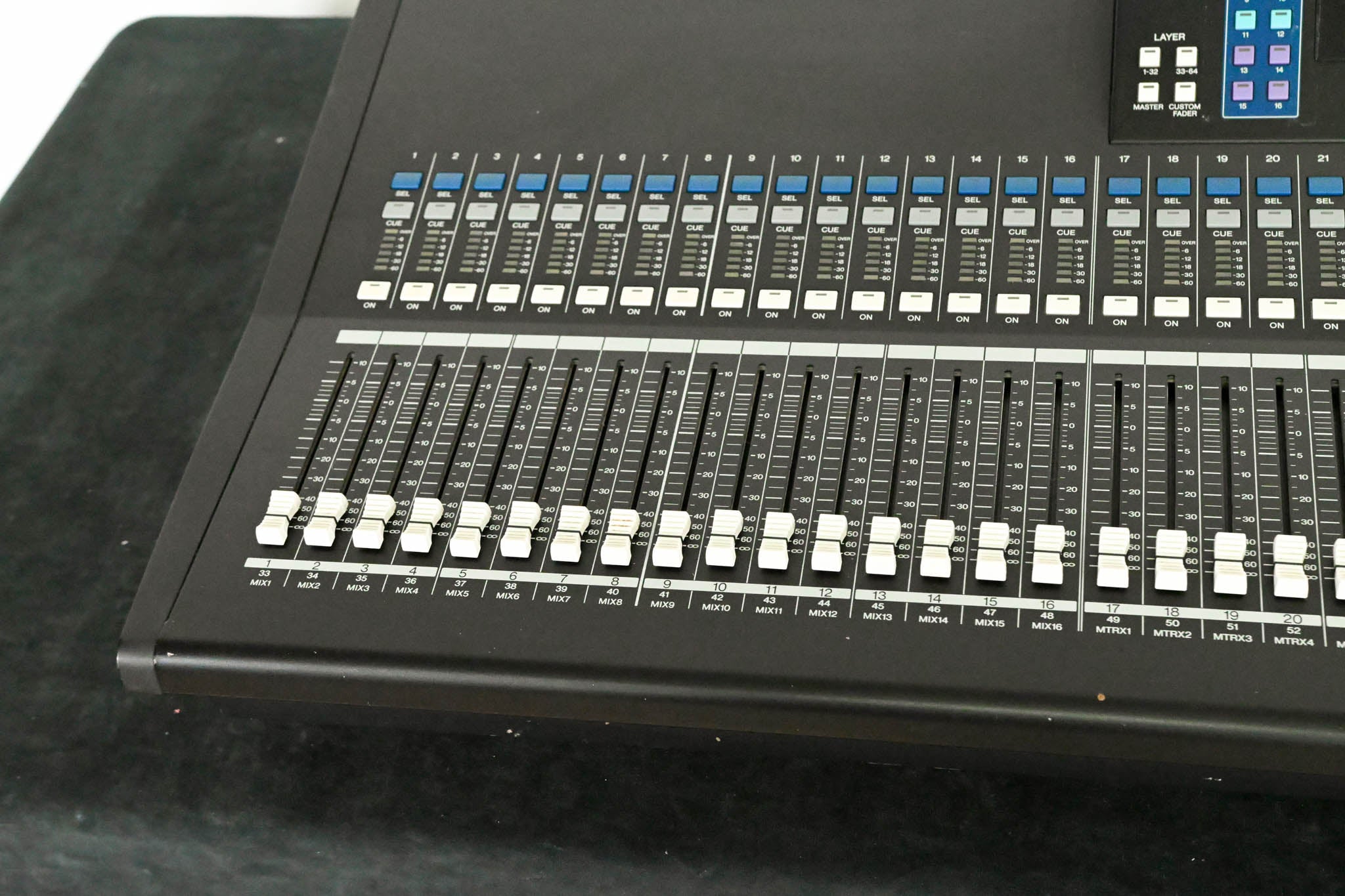 Yamaha LS9-32 32-Input Digital Mixing Console