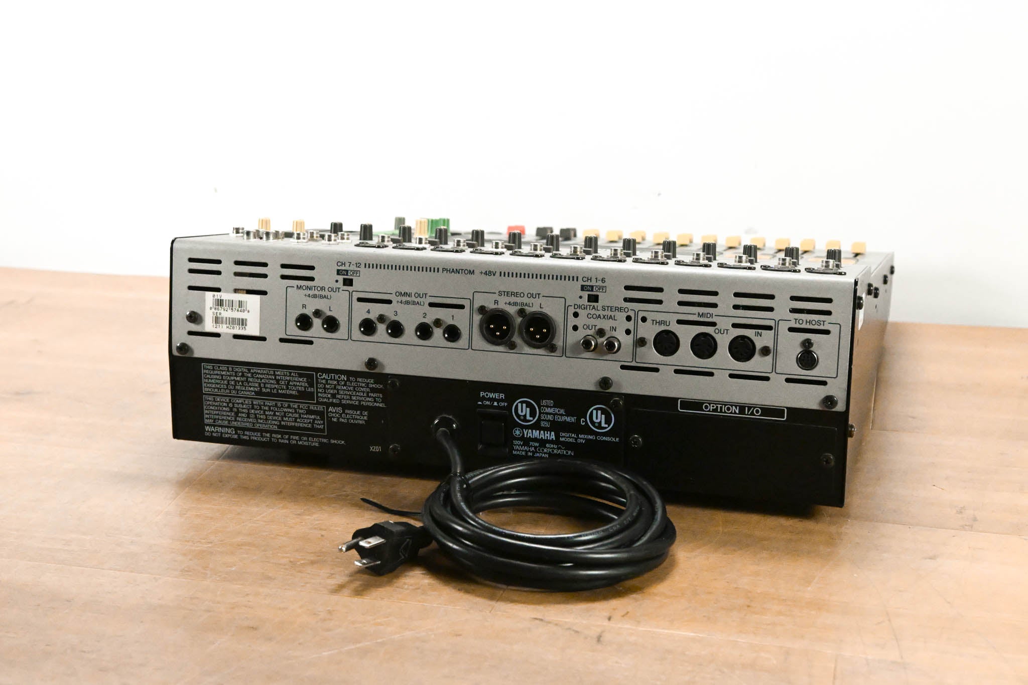Yamaha 01V 16-Channel Digital Audio Console