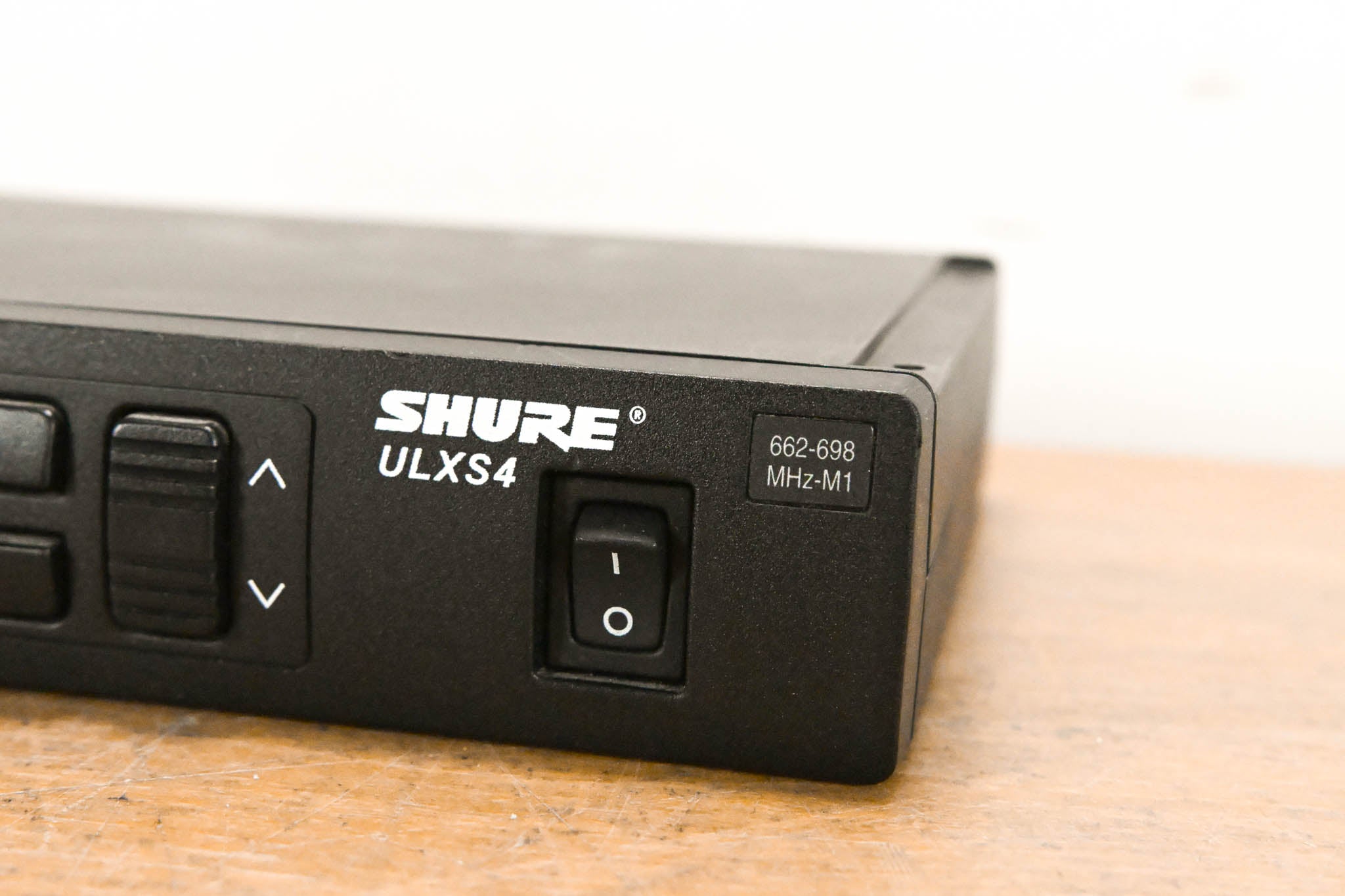 Shure ULXS4 Wireless Receiver - M1 Band: 662-698 MHz (NO POWER SUPPLY)