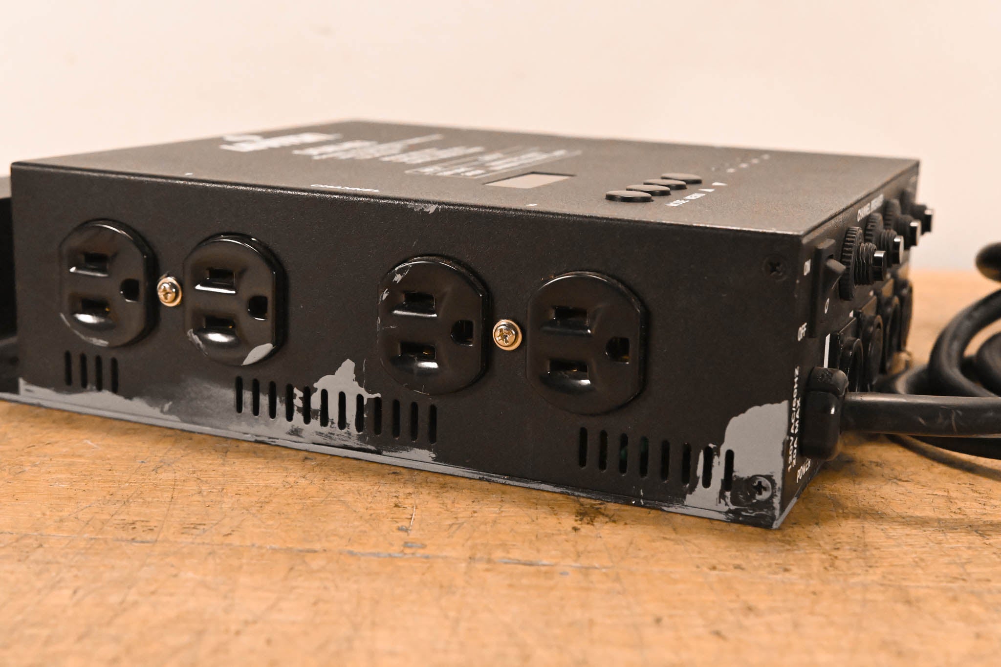 Leviton D4DMX-MD3 4-Channel Programmable Dimmer Pack