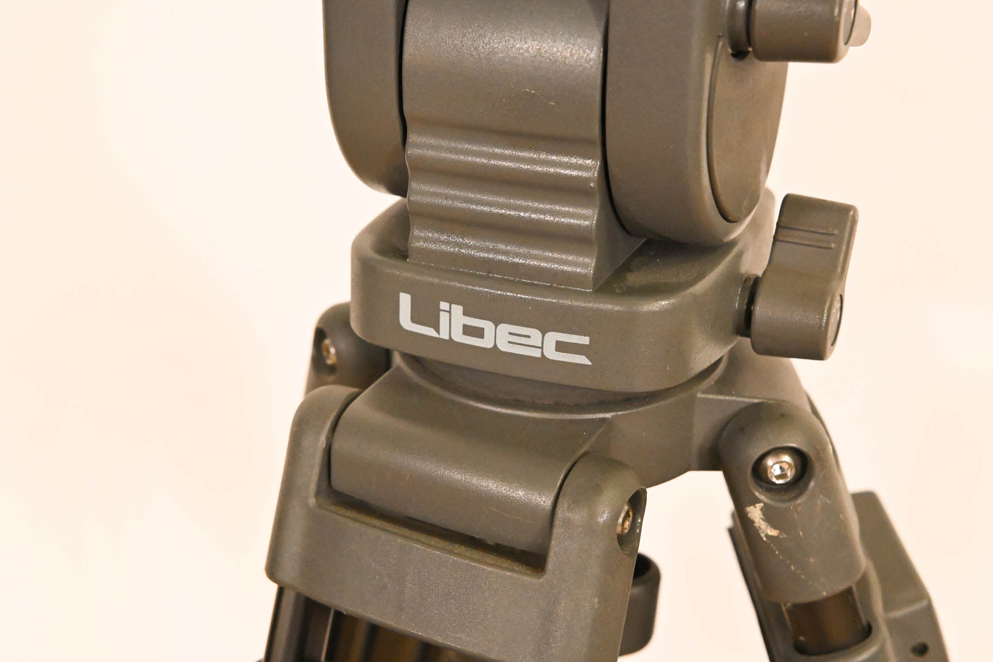 Libec TH-950 DV Fluid Head with Tripod Legs