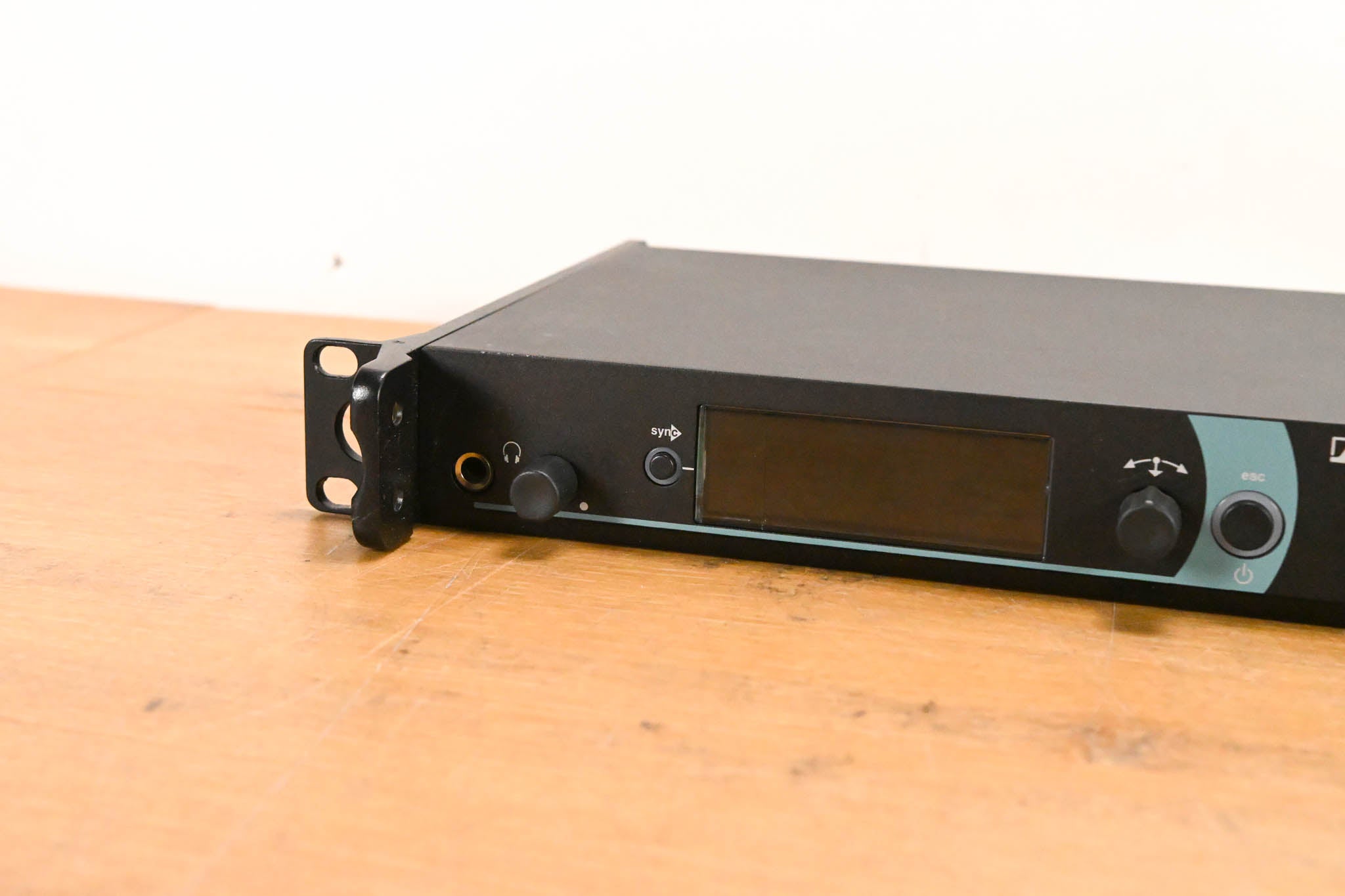 Sennheiser SR 2050XP IEM Stereo Wireless Transmitter - Aw: 516-558 MHz