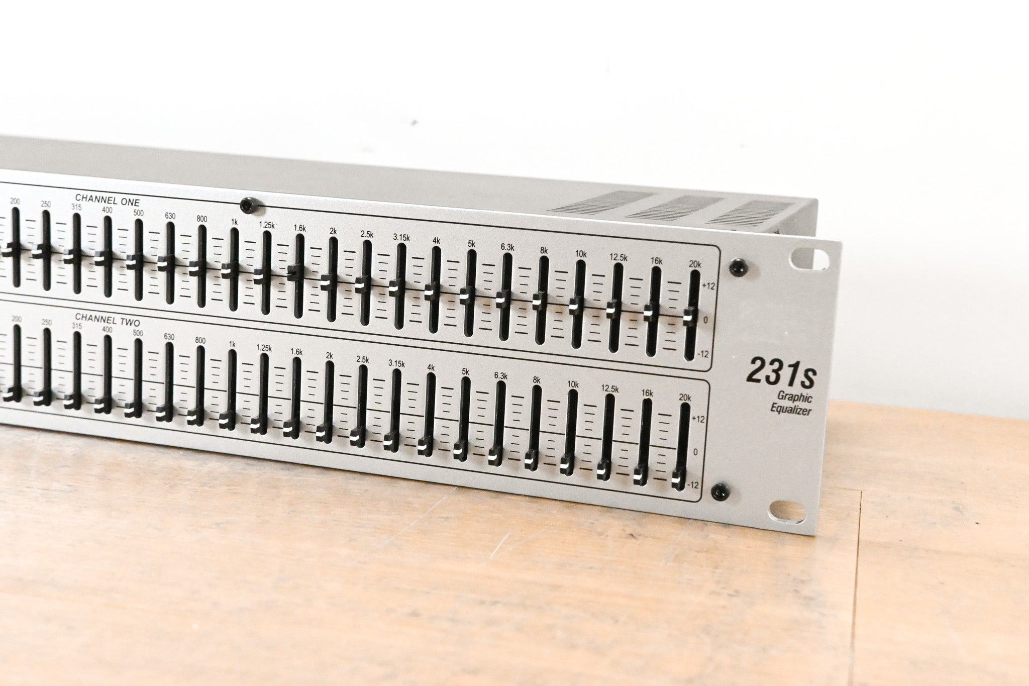 dbx 231s Two-Channel 31-Band Equalizer