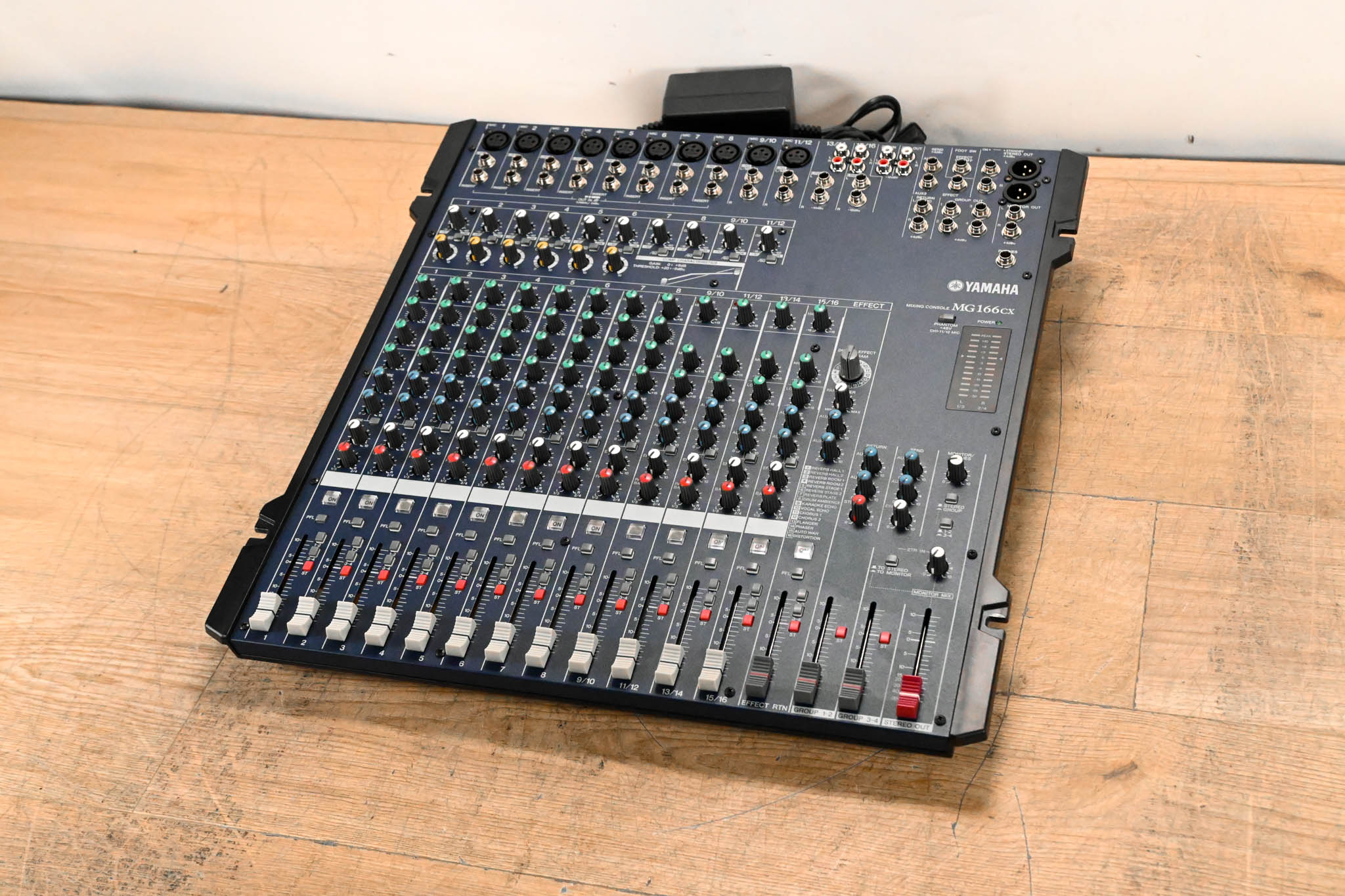 Yamaha MG166CX 16-Channel, 6-Bus Analog Mixer