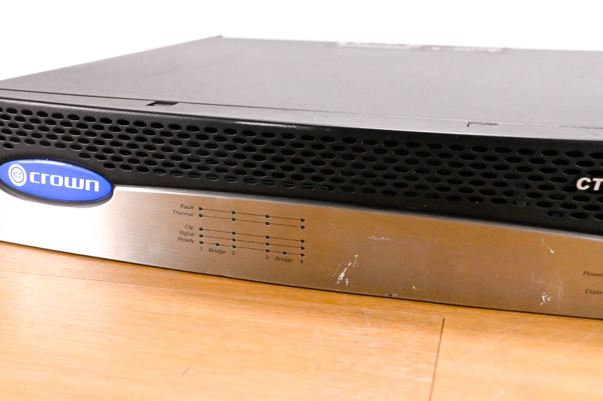 Crown CTs 4200 Four-Channel, 260W Power Amplifier