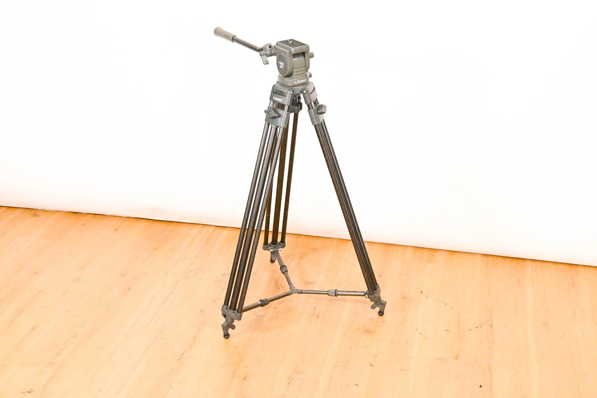 Libec H22 DV Fluid Head with T58 Tripod Legs