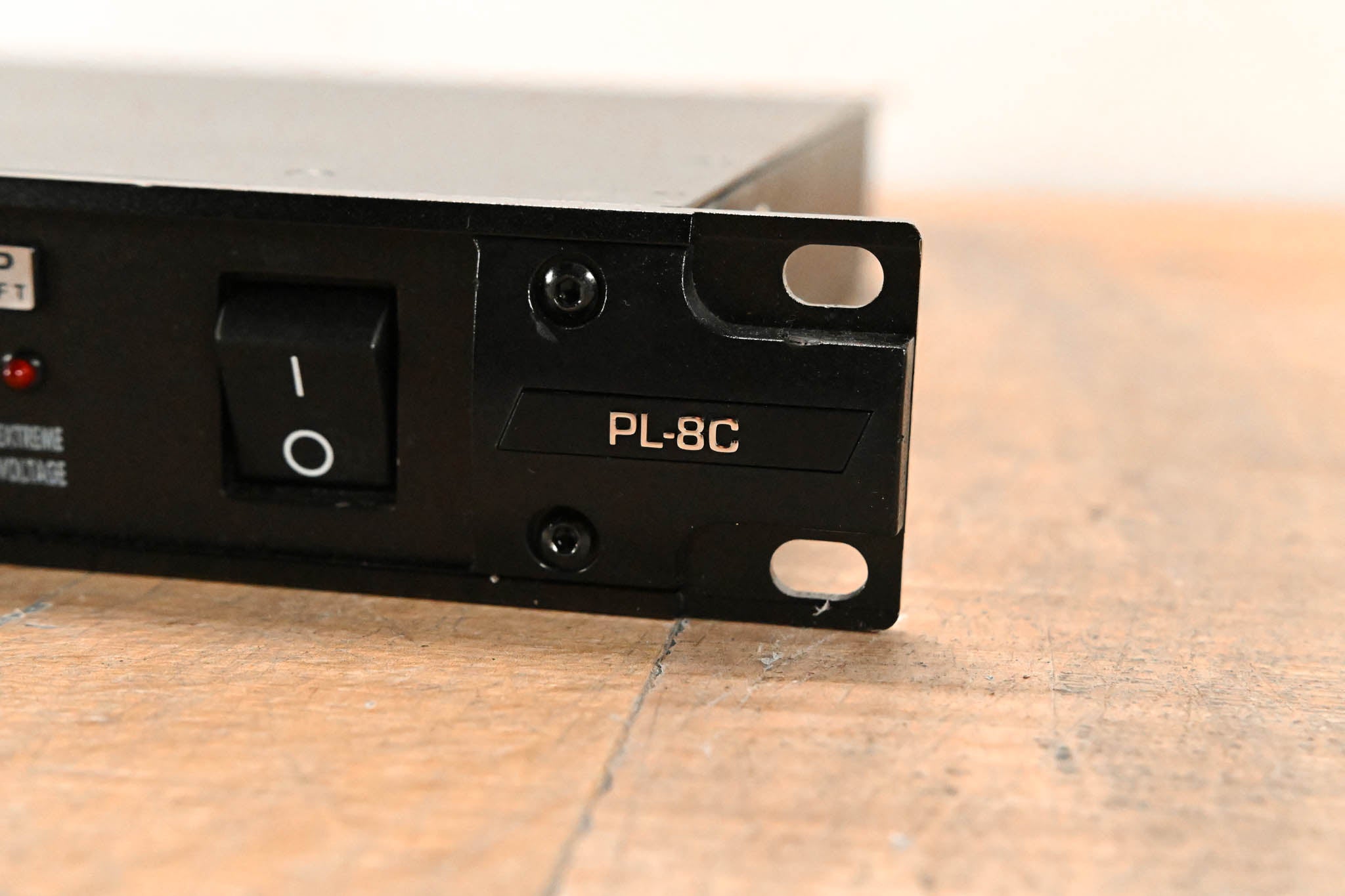 Furman PL-8C 15A Classic Series Power Conditioner with Lights