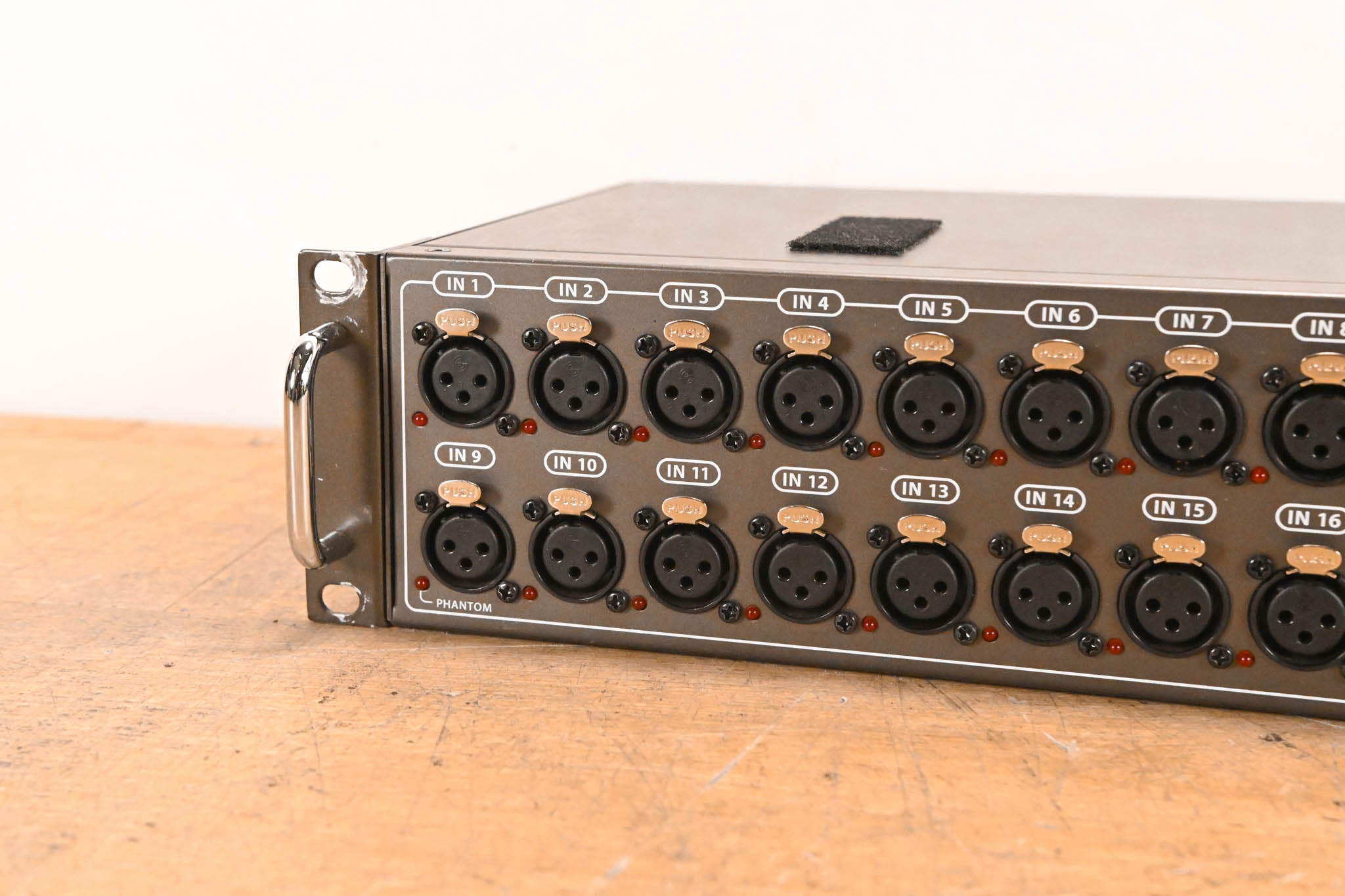 Behringer S16 16 x 8 Digital Stage Box