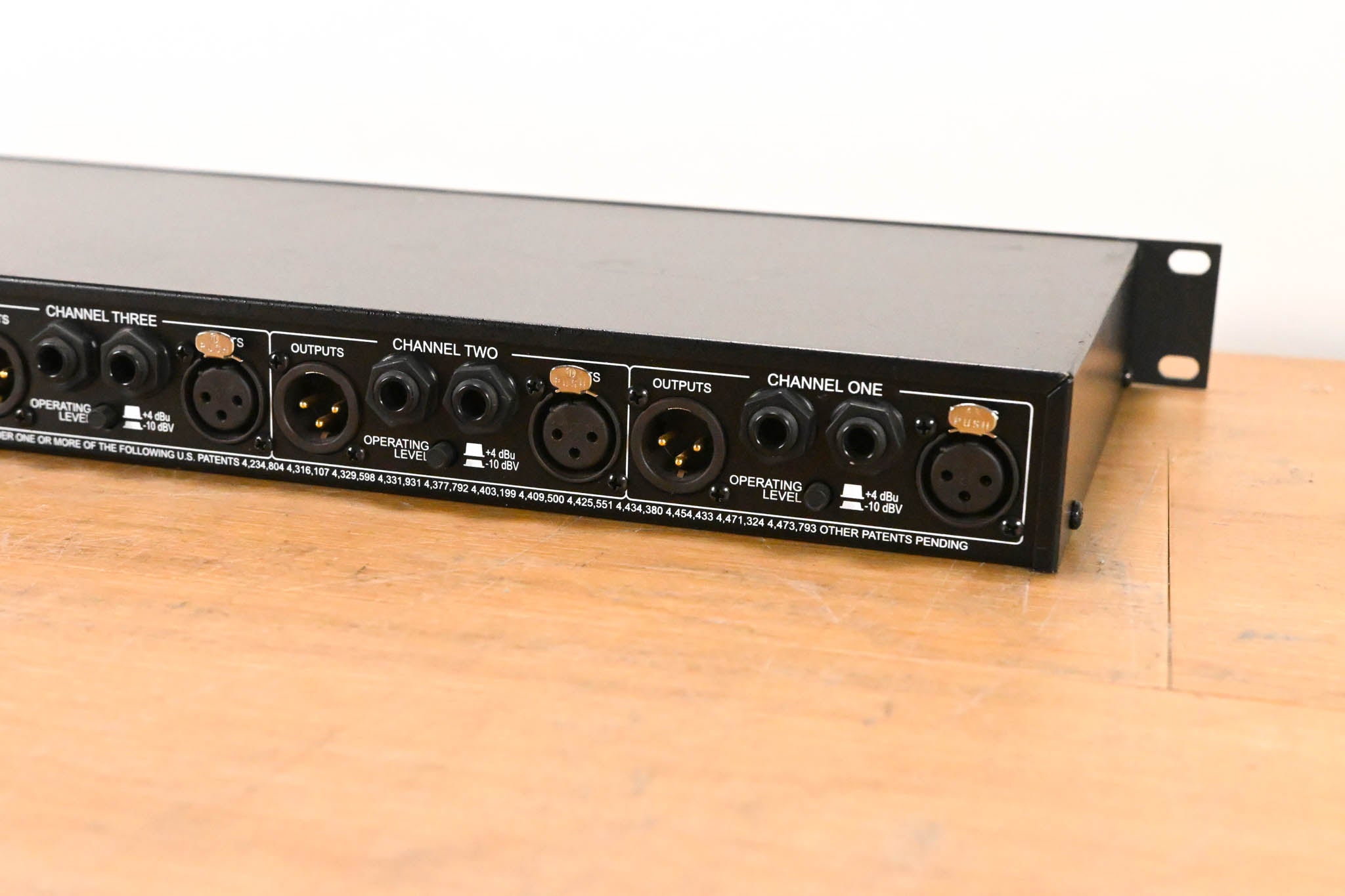 dbx 1046 Quad Compressor/Limiter