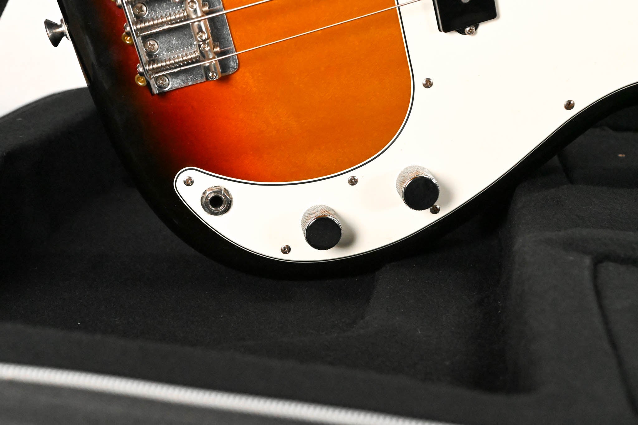 Fender Precision Bass 2009 MIM Sunburst With Case