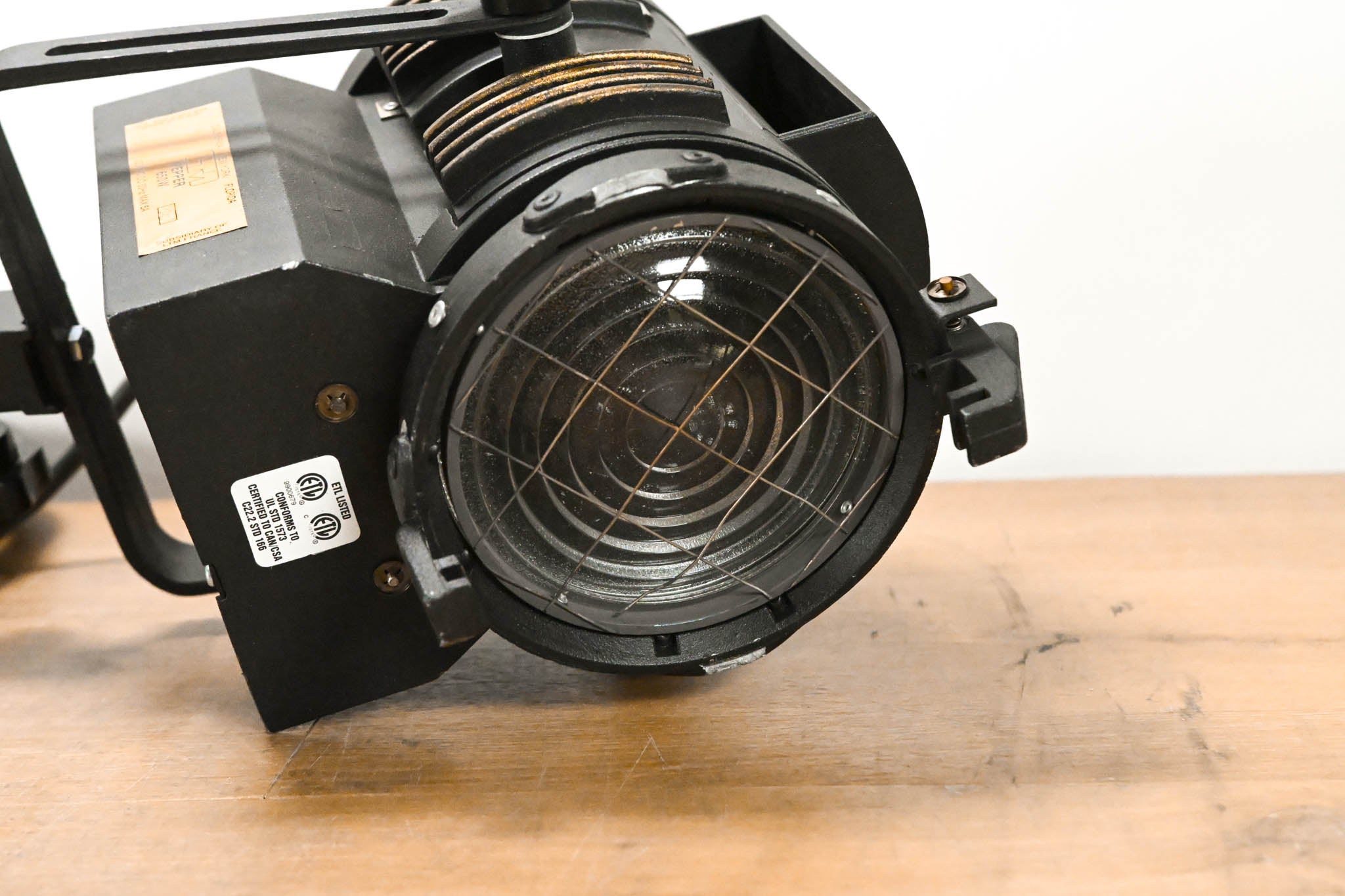 LTM Pepper 650W Fresnel Light