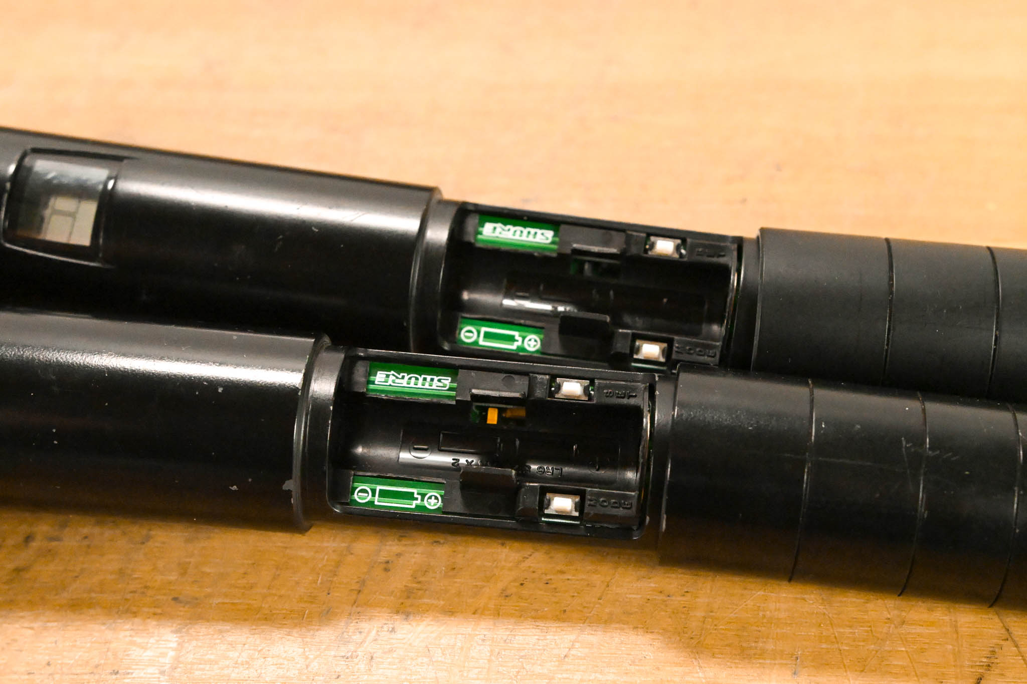 Shure U4D-J4 Wireless Receiver w/ two U2/BETA87A Handheld Mics - J4 Band