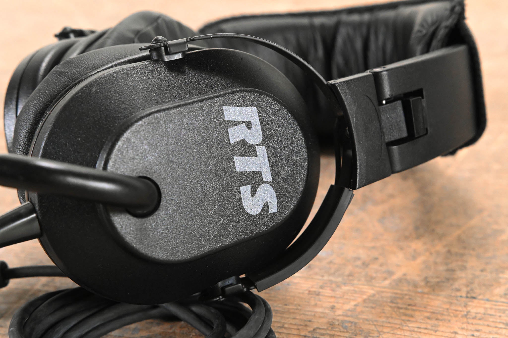 RTS HR-2 A4F Dual-Sided Full-Cushion Medium-Weight Intercom Headset