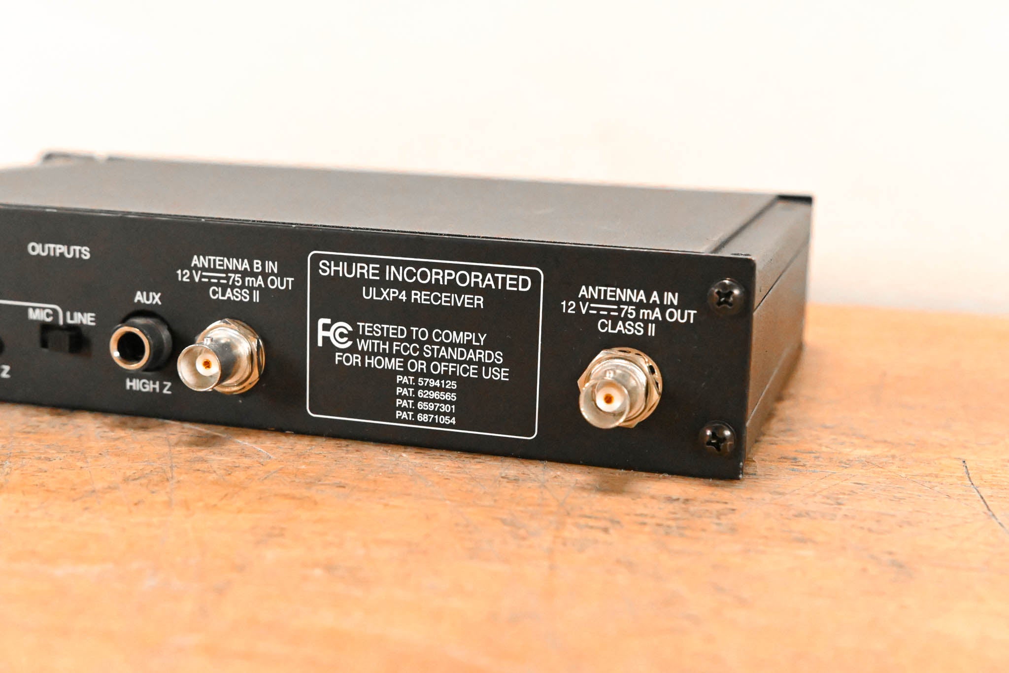 Shure ULXP4 Wireless Receiver - G3 Band: 470-506 MHz (NO POWER SUPPLY)