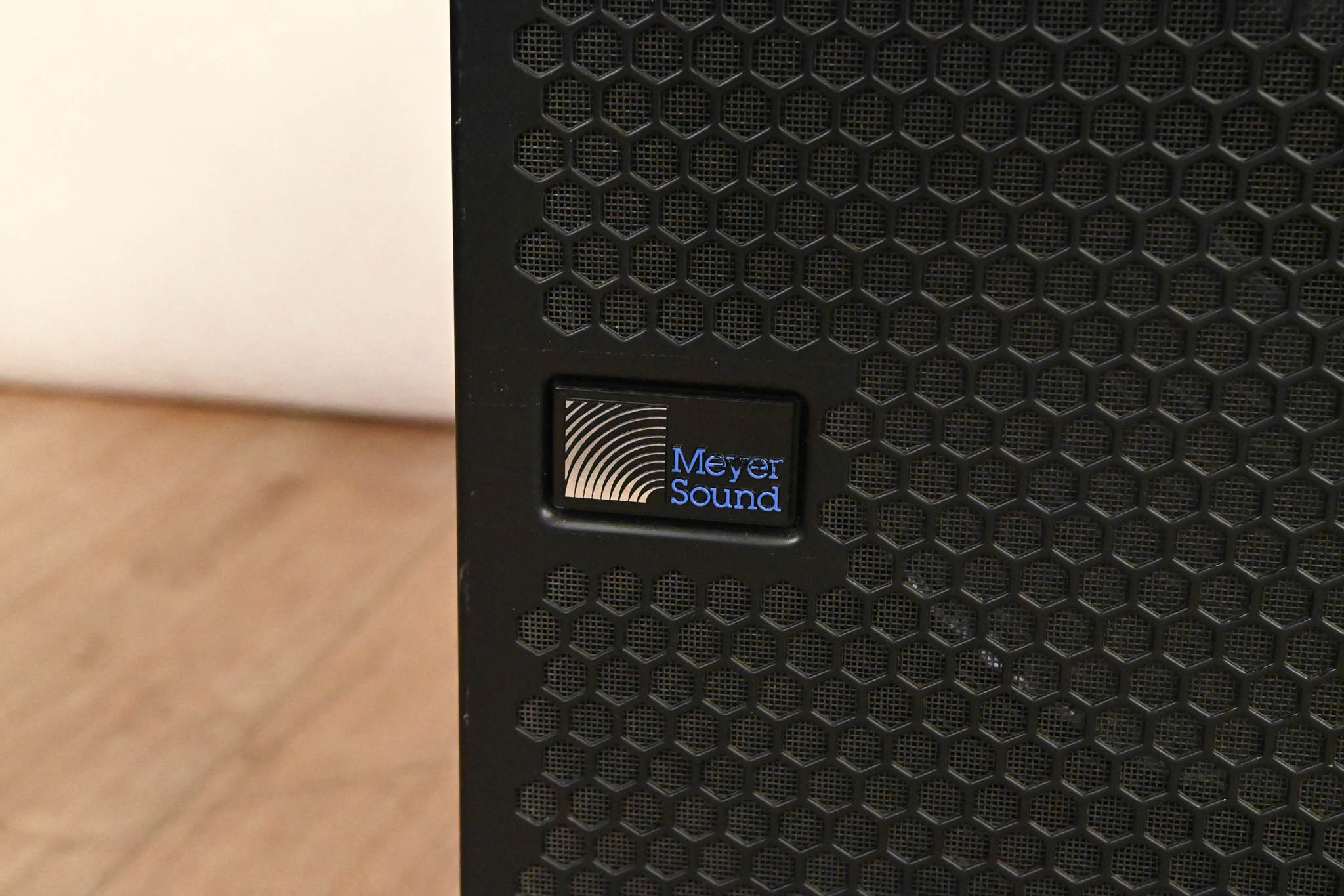 Meyer Sound USW-1P Dual 15" Powered Subwoofer