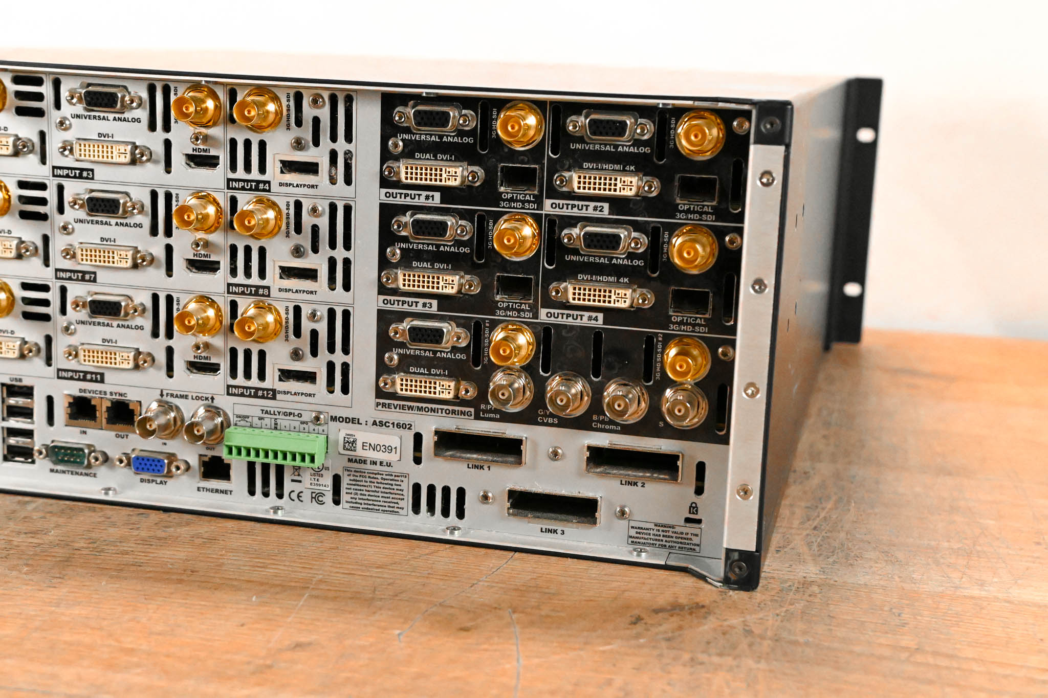 Analog Way Ascender 16-4K Switcher/Video Wall Controller