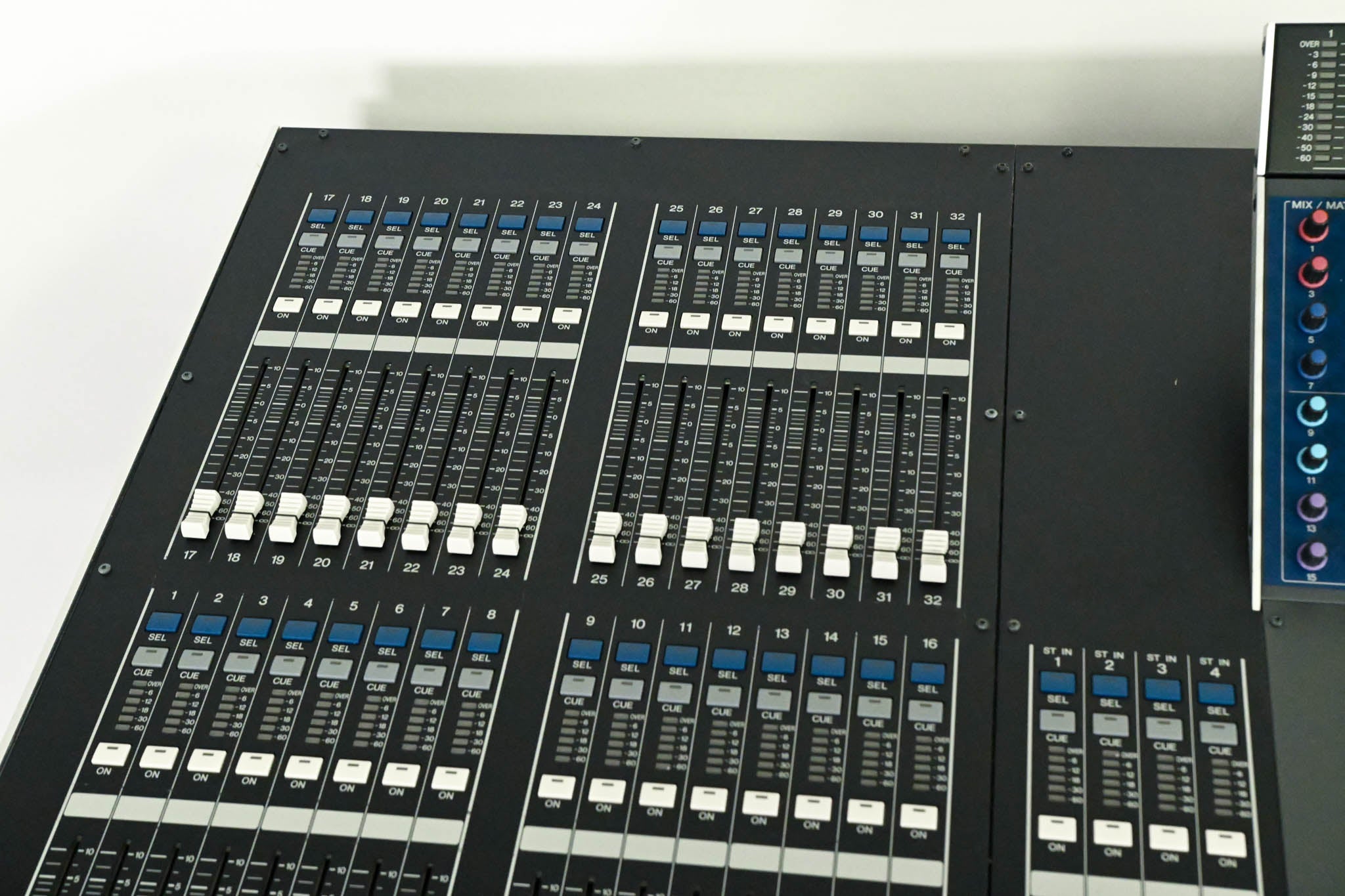 Yamaha M7CL-48 48-Channel Digital Audio Mixing Console