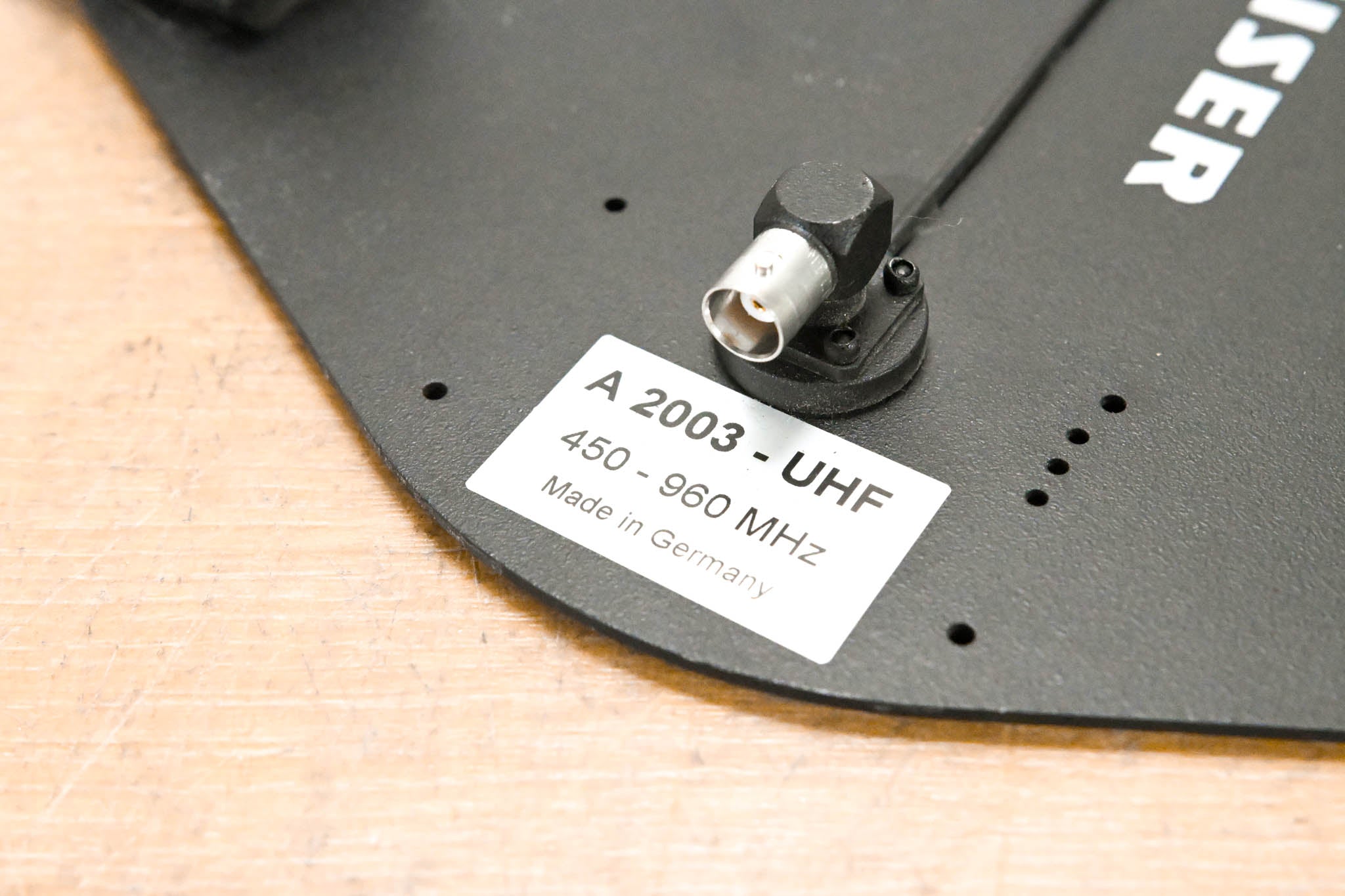 Sennheiser A 2003-UHF Passive Directional Antenna