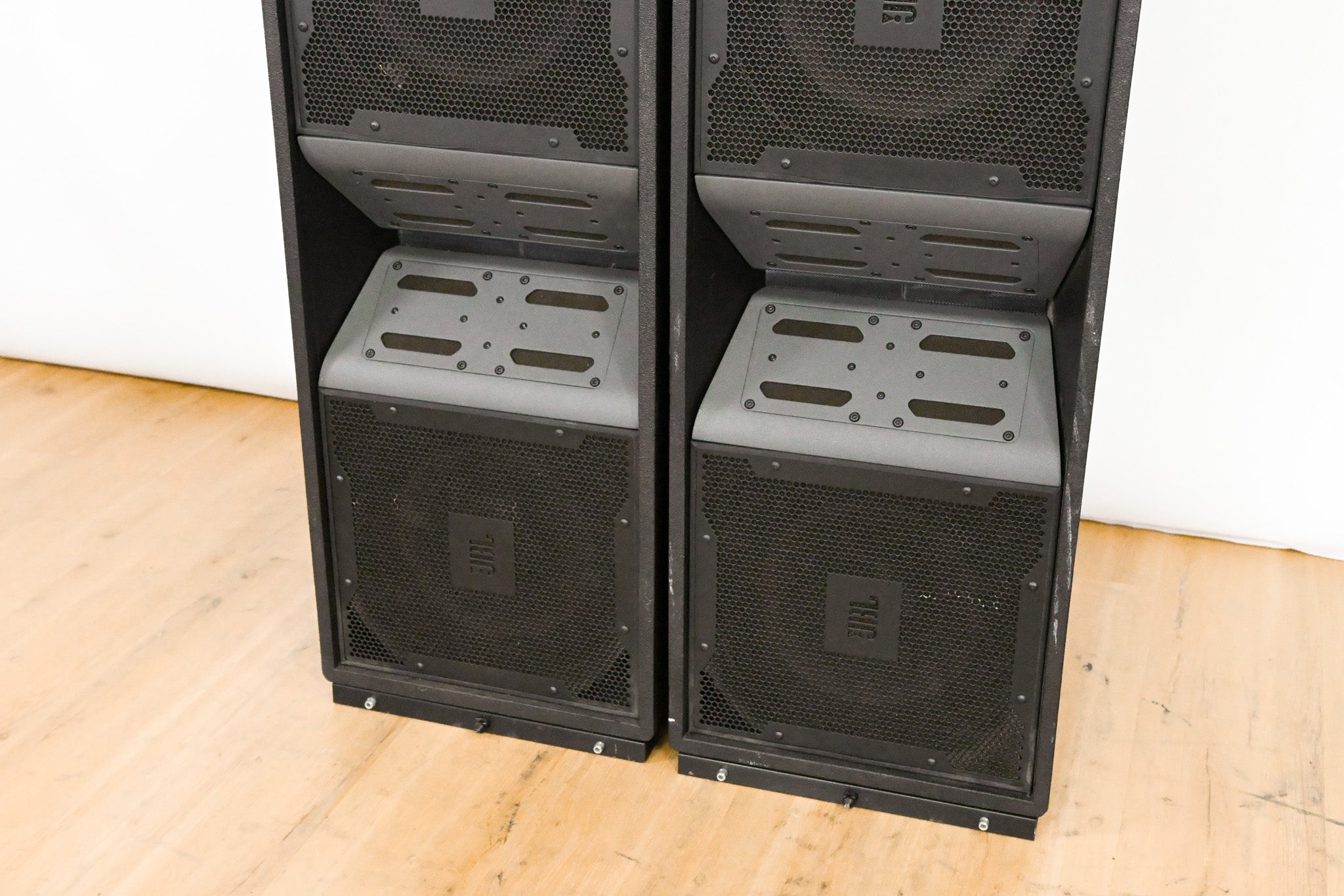 JBL VT4888DP Powered 3-Way Line Array Speaker (PAIR)