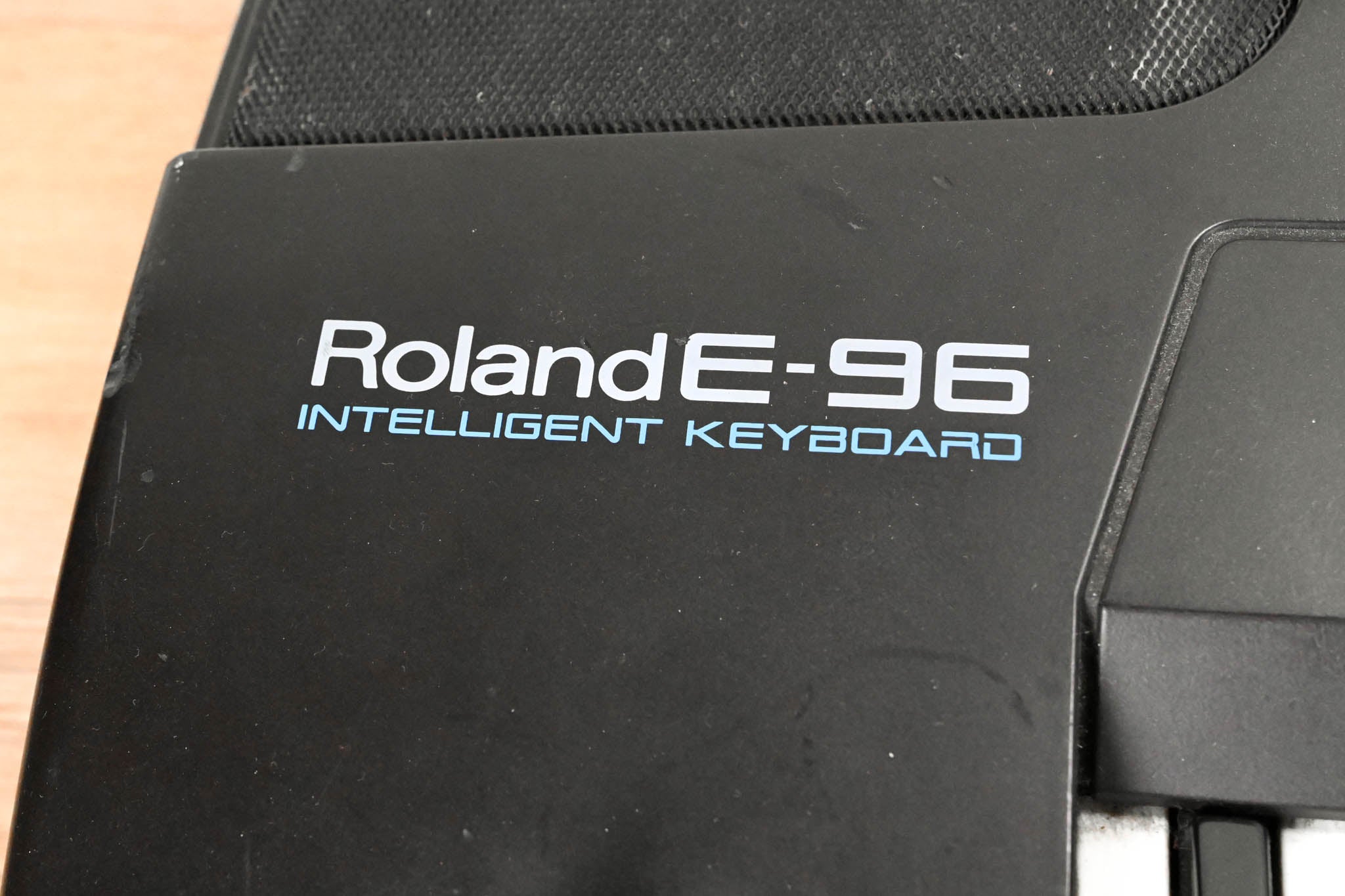 Roland E-96 61-Key Intelligent Synthesizer