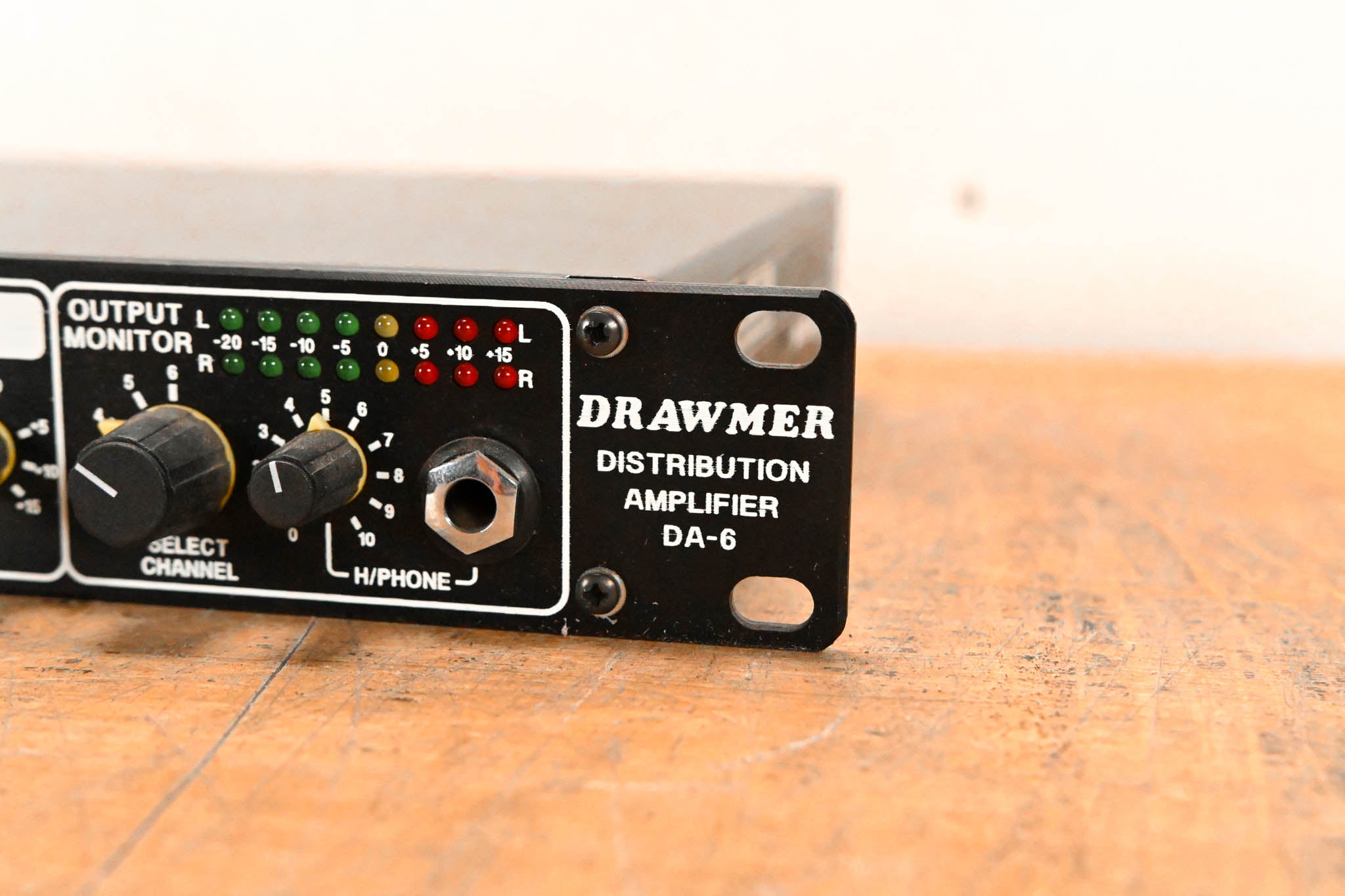 Drawmer DA-6 Stereo In, 6x Stereo Out Balanced Distribution Amplifier