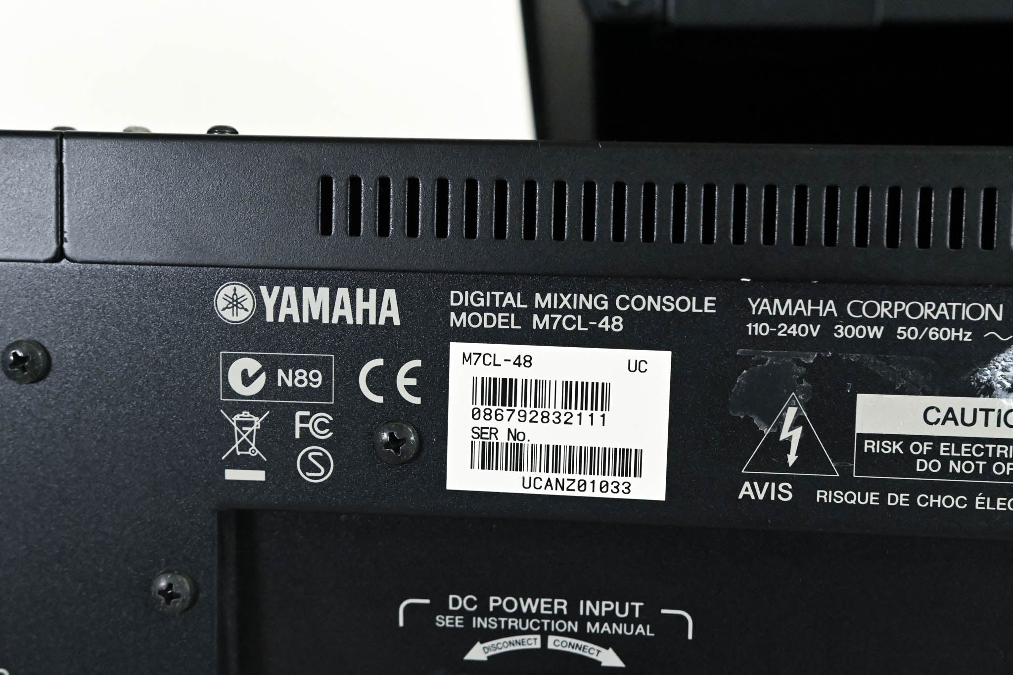 Yamaha M7CL-48 48-Channel Digital Audio Mixing Console