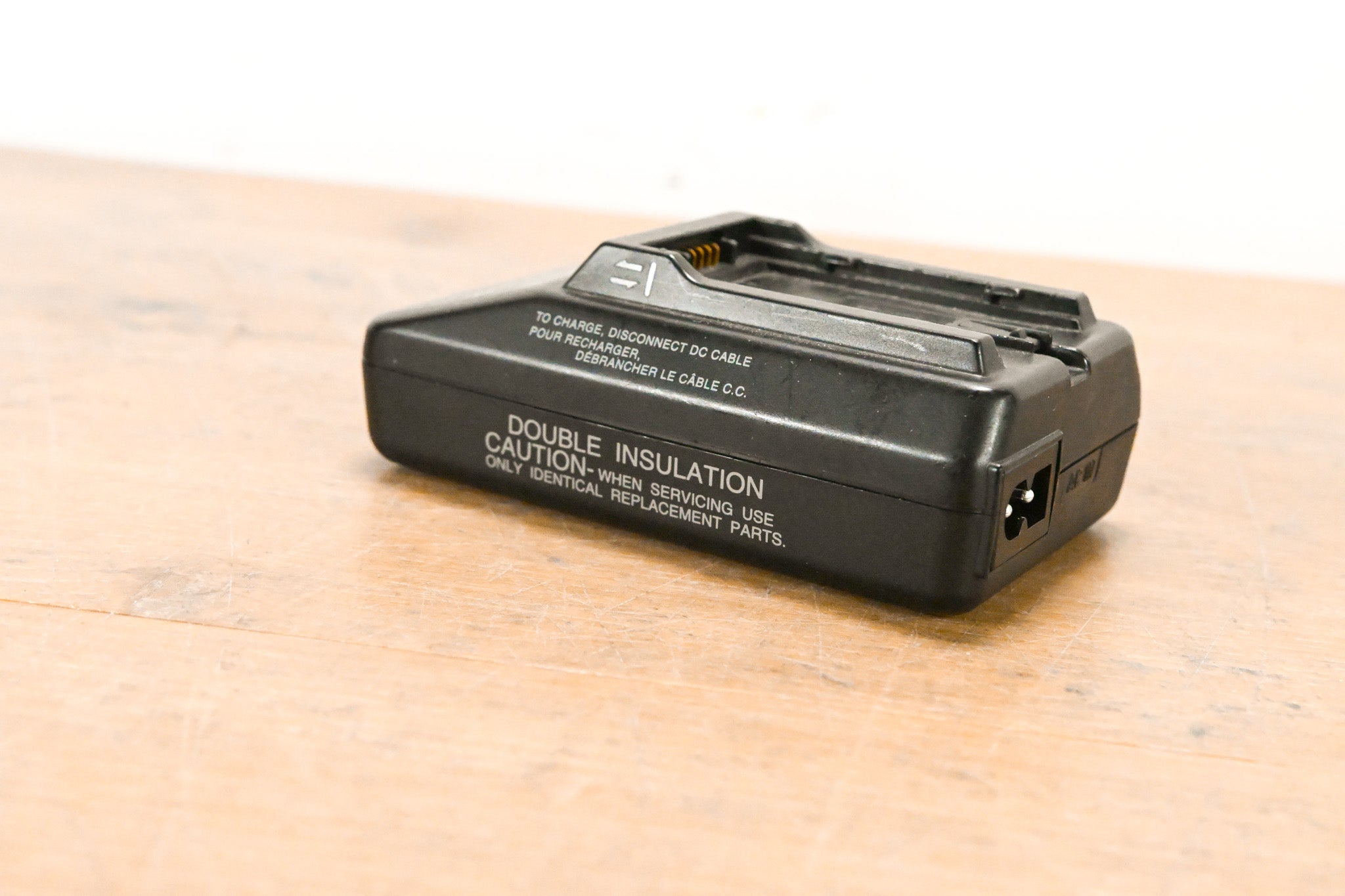 Panasonic DE-852D Video AC Adaptor / Battery Charger (NO POWER SUPPLY)