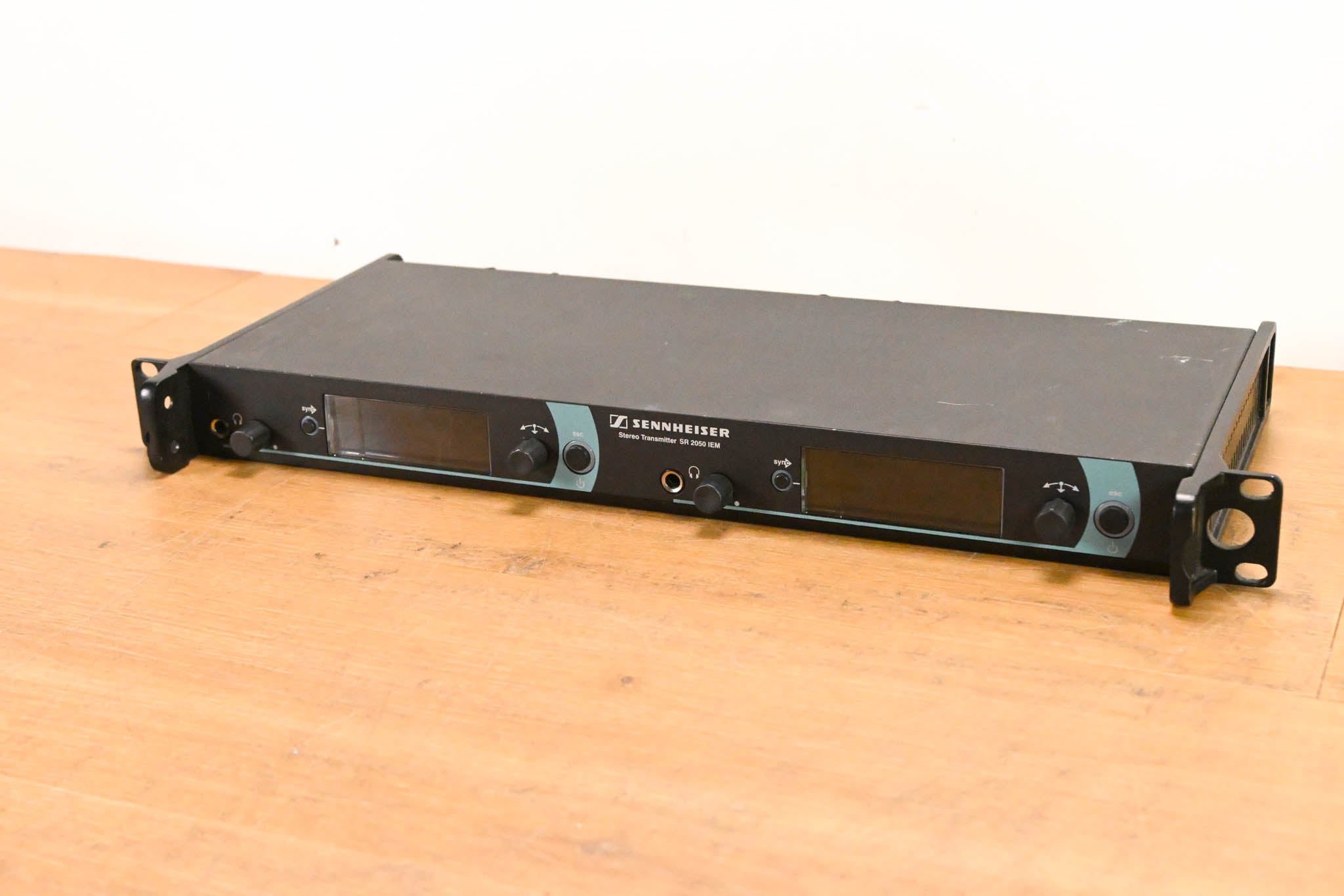 Sennheiser SR 2050XP IEM Stereo Wireless Transmitter - Aw: 516-558 MHz