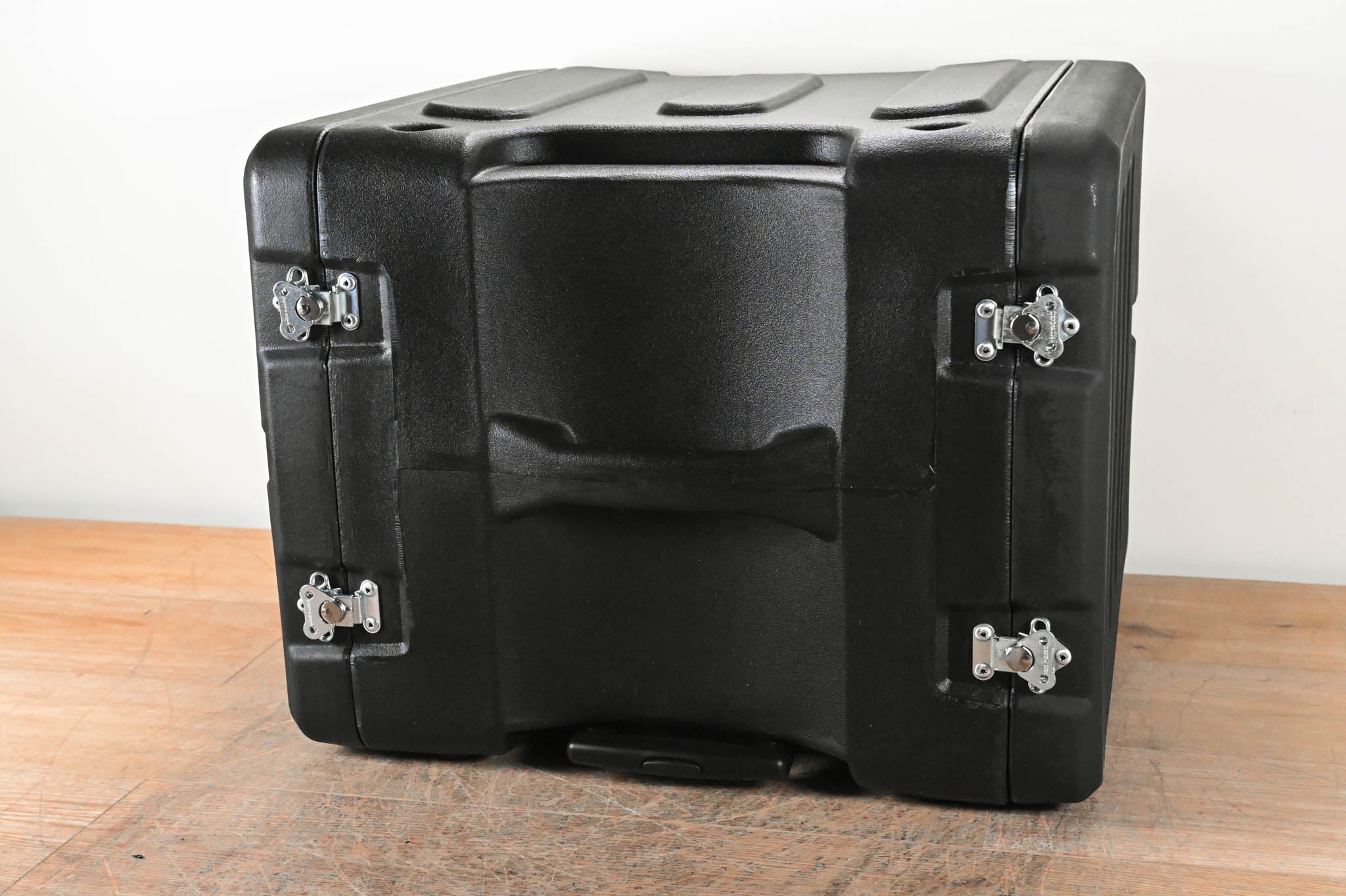 Gator Cases G-PROR-8U-19 Pro Series 8U Molded Audio Rack with Wheels