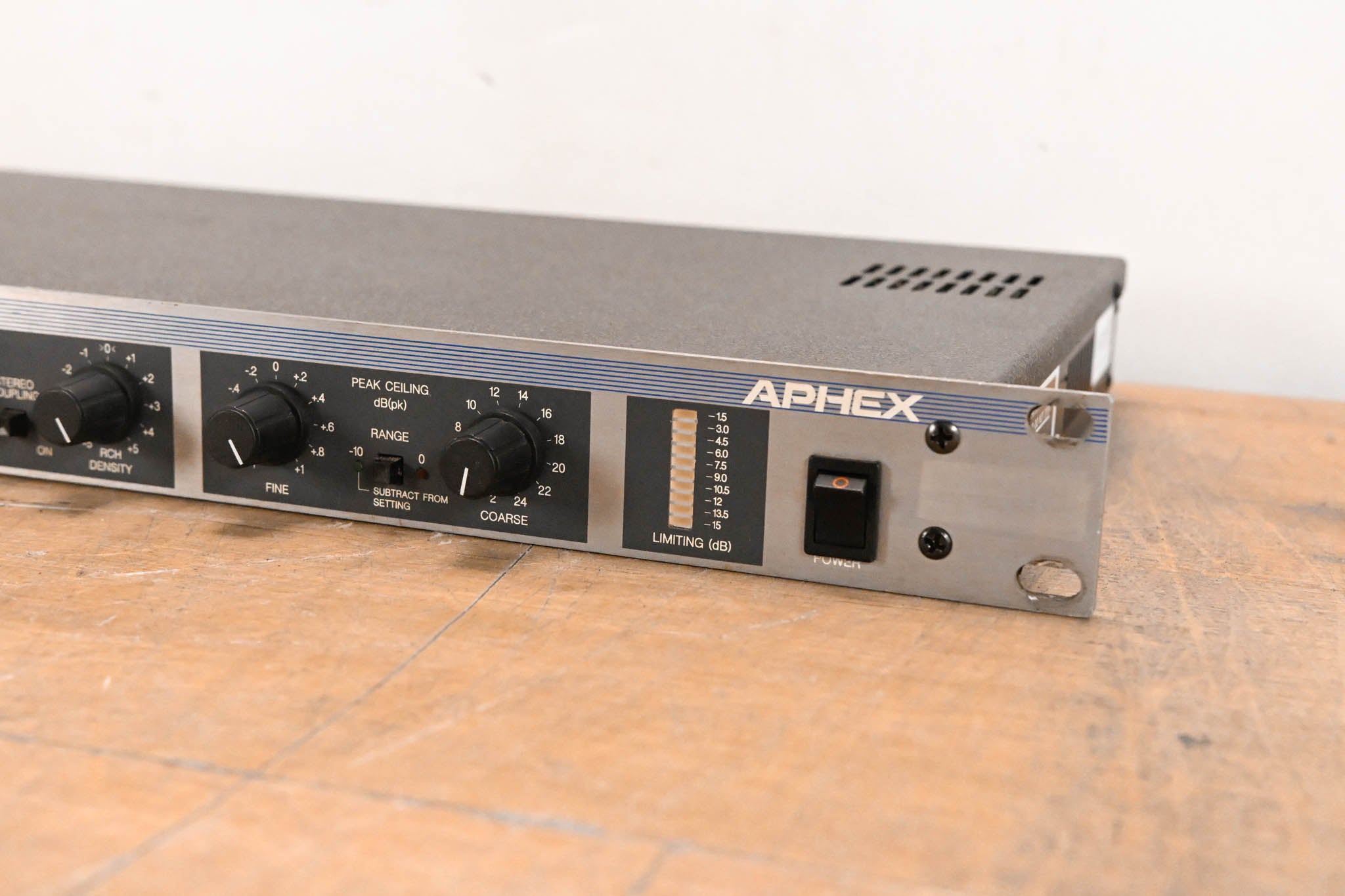 Aphex 720 DOMINATOR II Precision Multiband Peak Limiter