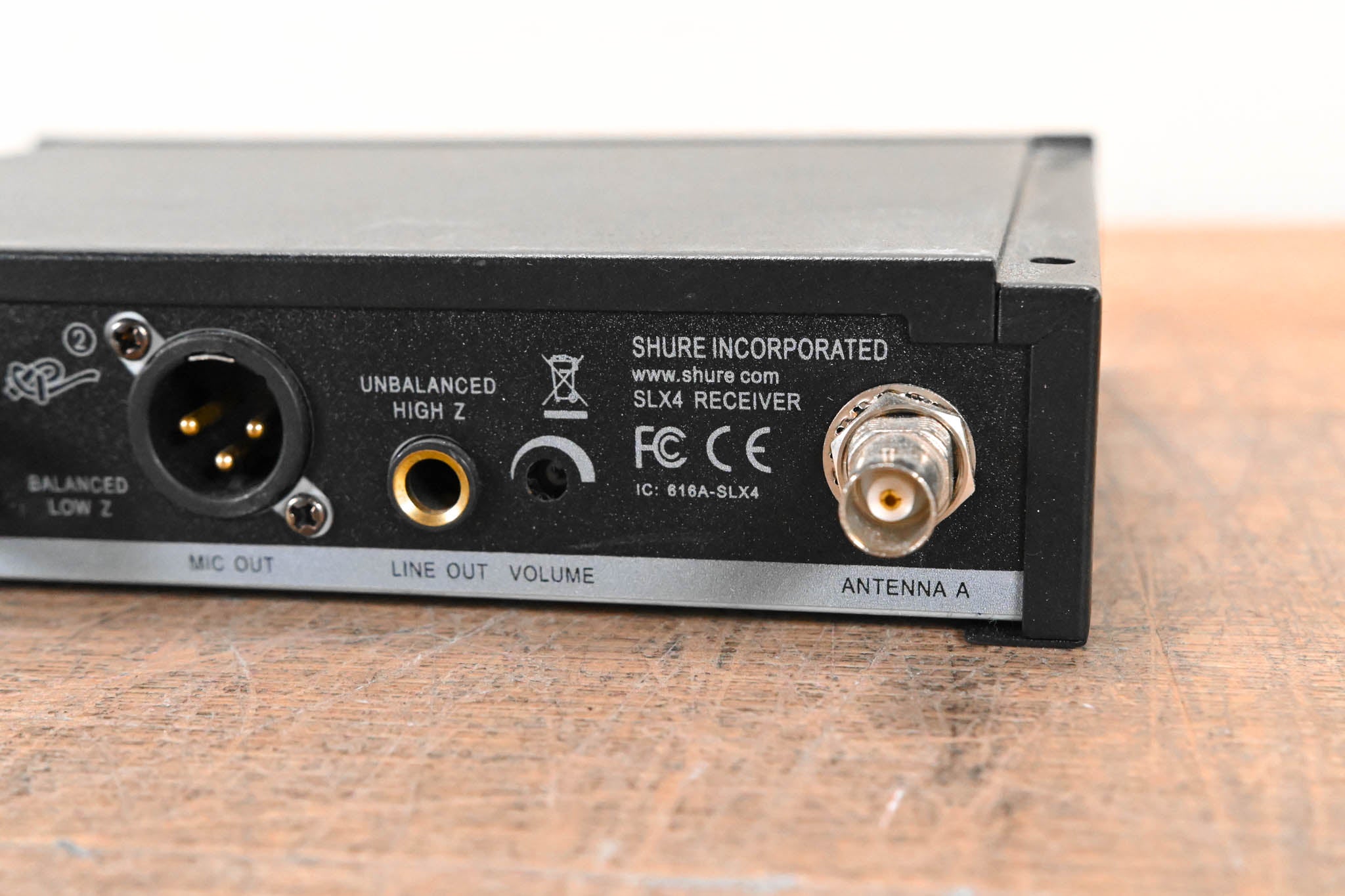 Shure SLX4  Wireless Receiver - R5 Band: 800-820 MHz (NO POWER SUPPLY)