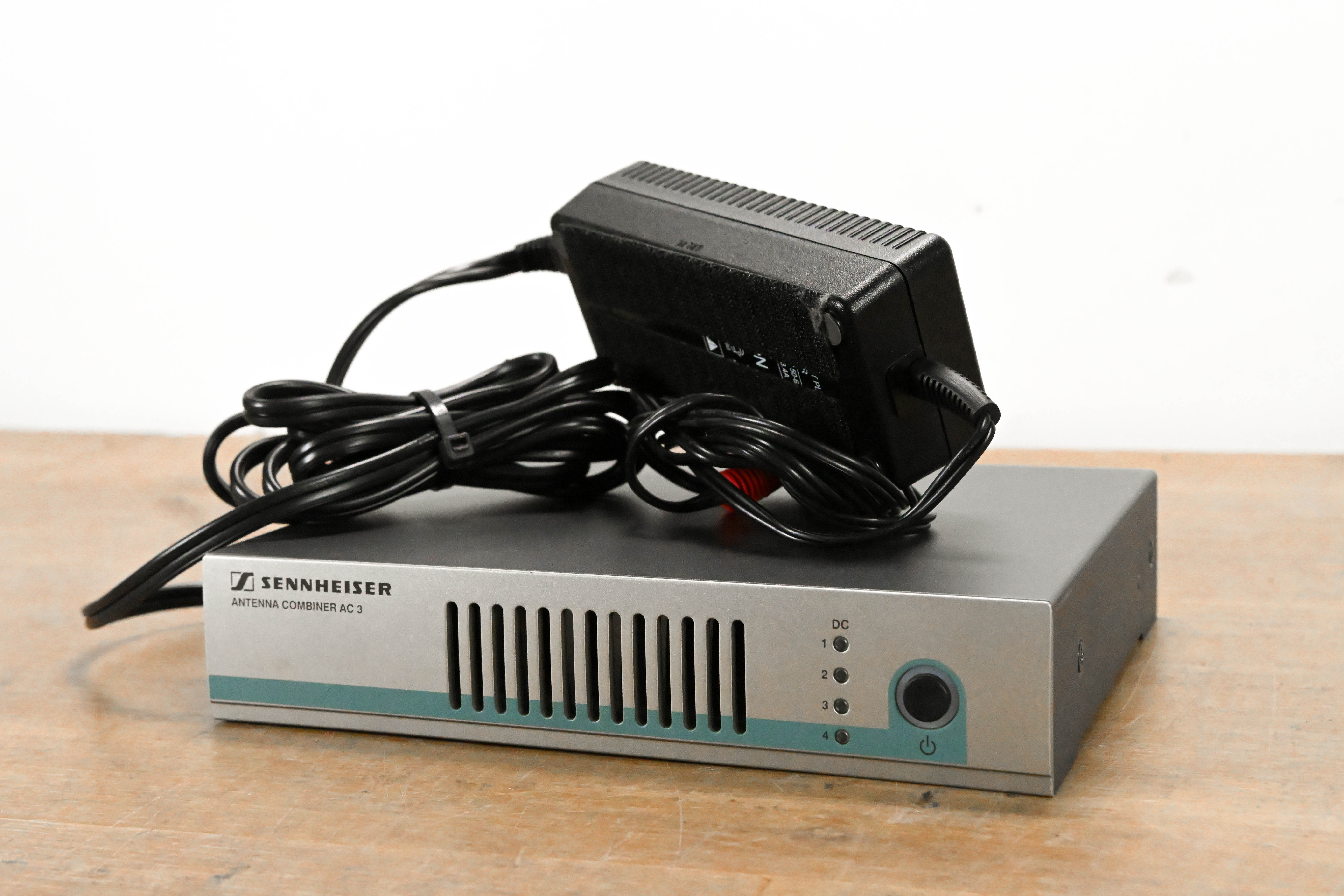 Sennheiser AC3 Antenna Combiner - 500-870 MHz