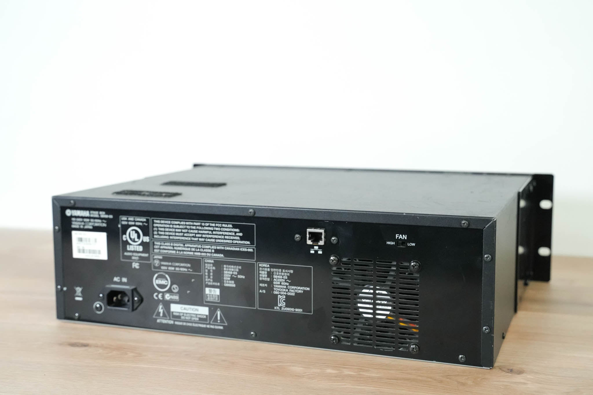 Yamaha SB168-ES 16-Channel EtherSound Stage Box