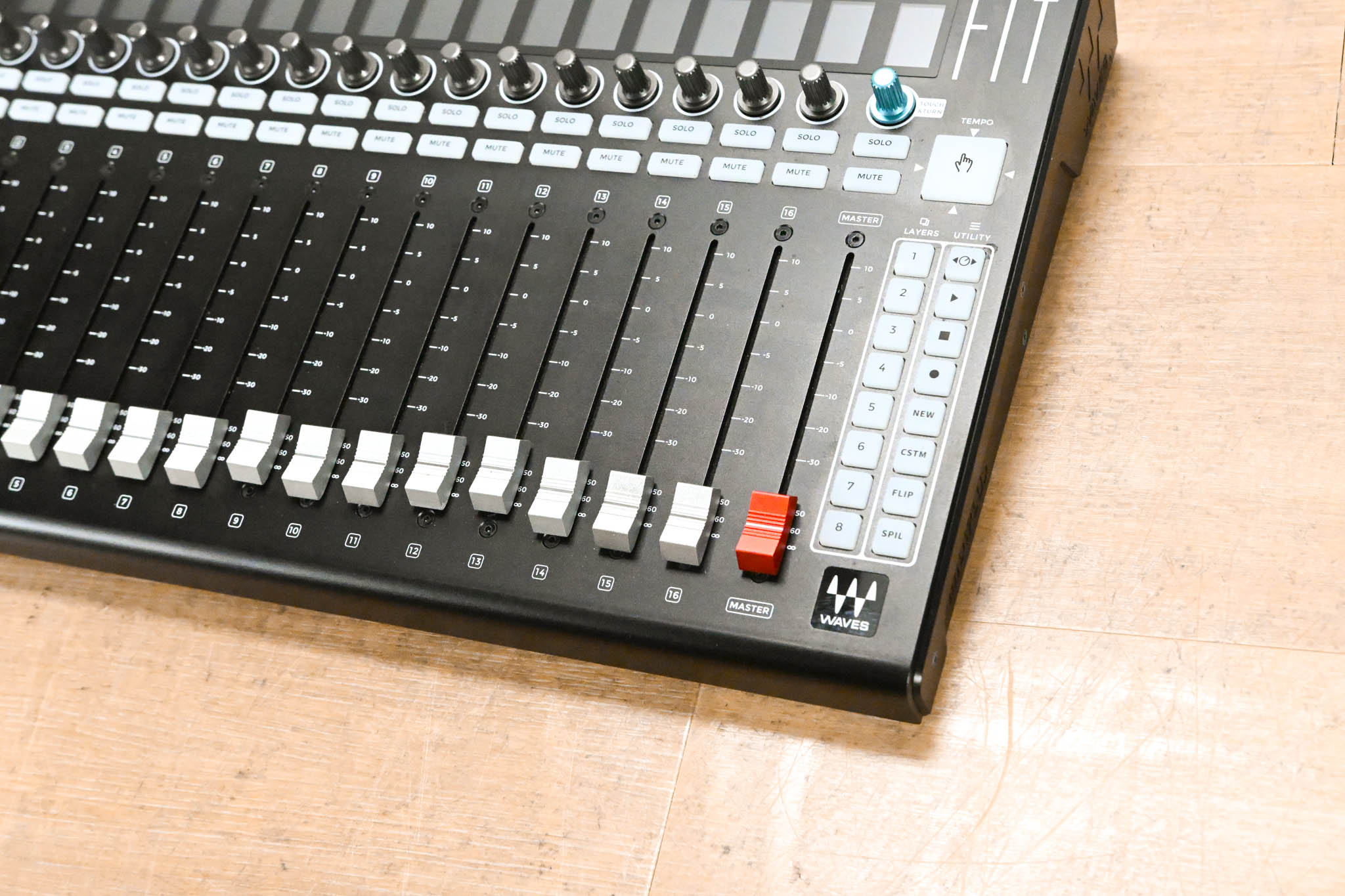 Waves FIT Controller for eMotion LV1
