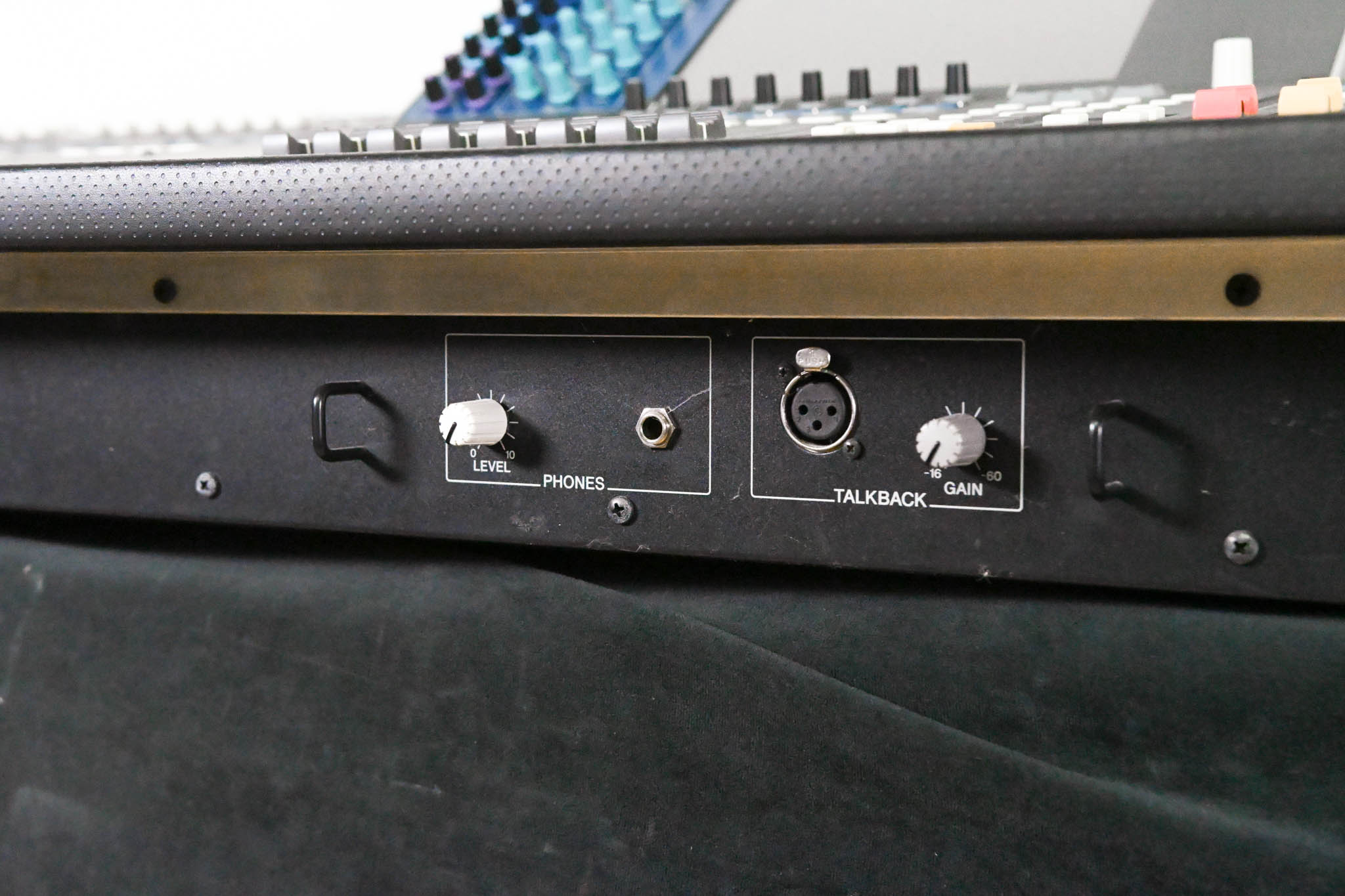 Yamaha M7CL-48 48-Channel Digital Audio Mixing Console