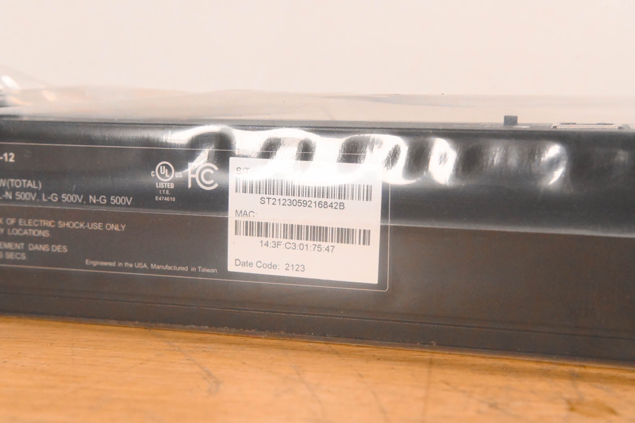 WattBox WB-800VPS-IPVM-12 Vertical IP Power Conditioner (12 Outlets)
