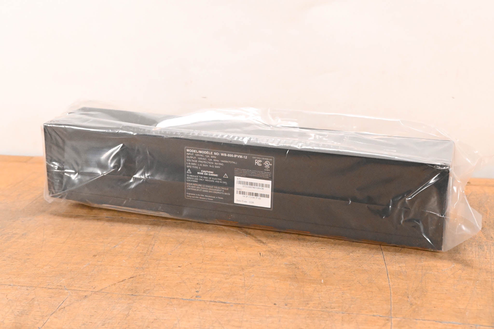 WattBox WB-800-IPVM-12 Rackmount IP Power Conditioner (12 Outlets)