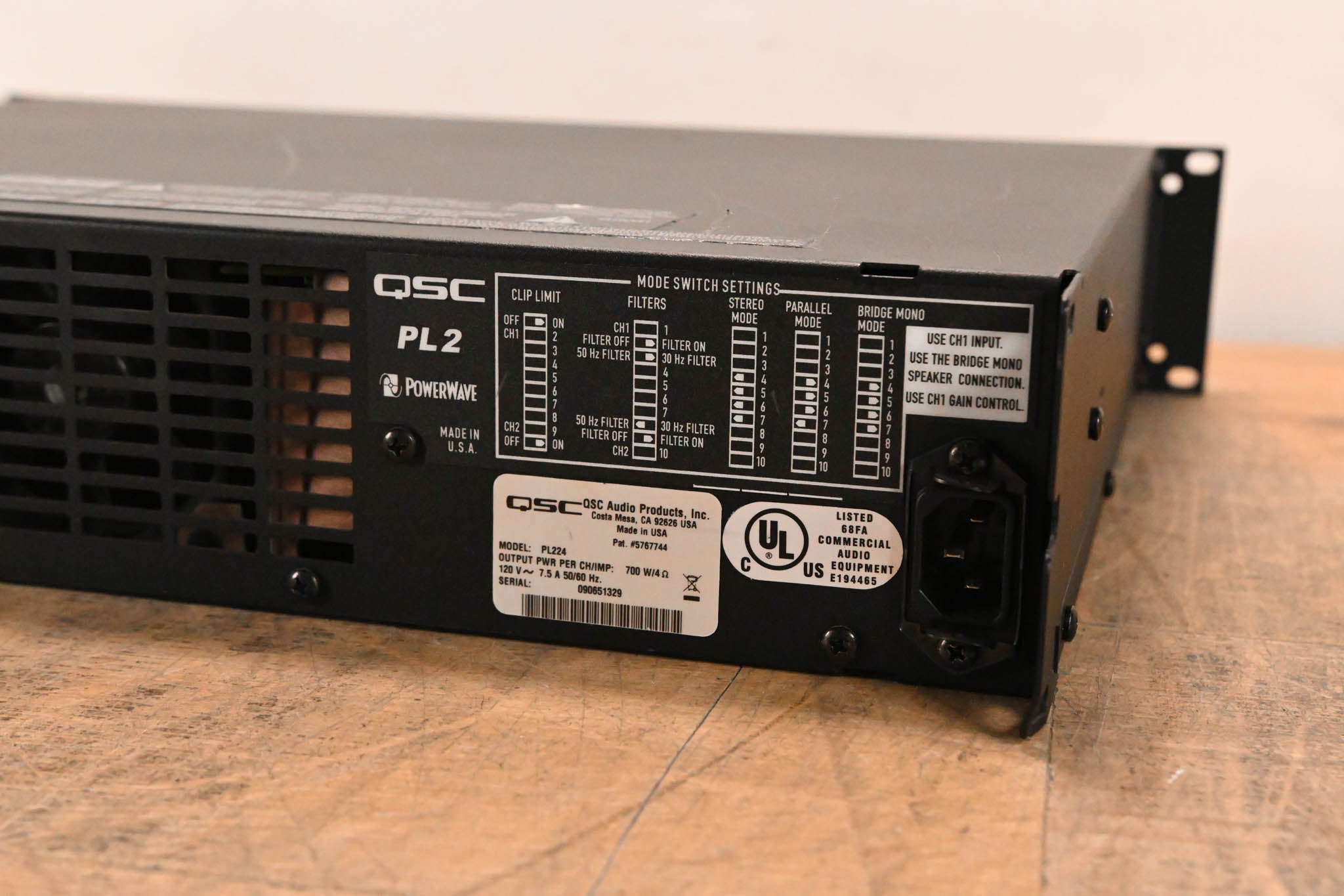 QSC PL224 PowerLight 2 Series 2-Channel Power Amplifier