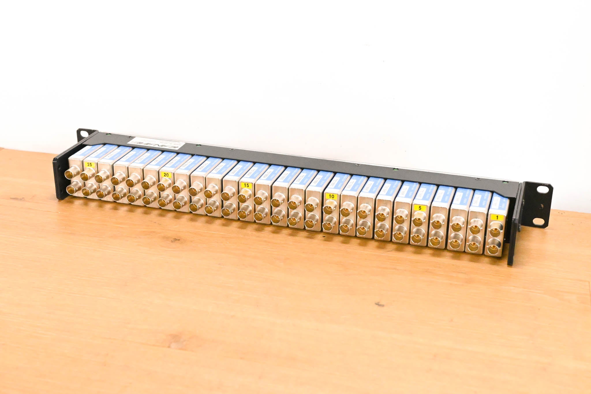 Canare 26DV 1U Video Patch Bay w/ DVJB-W 75Ω 3G/SDI Modules