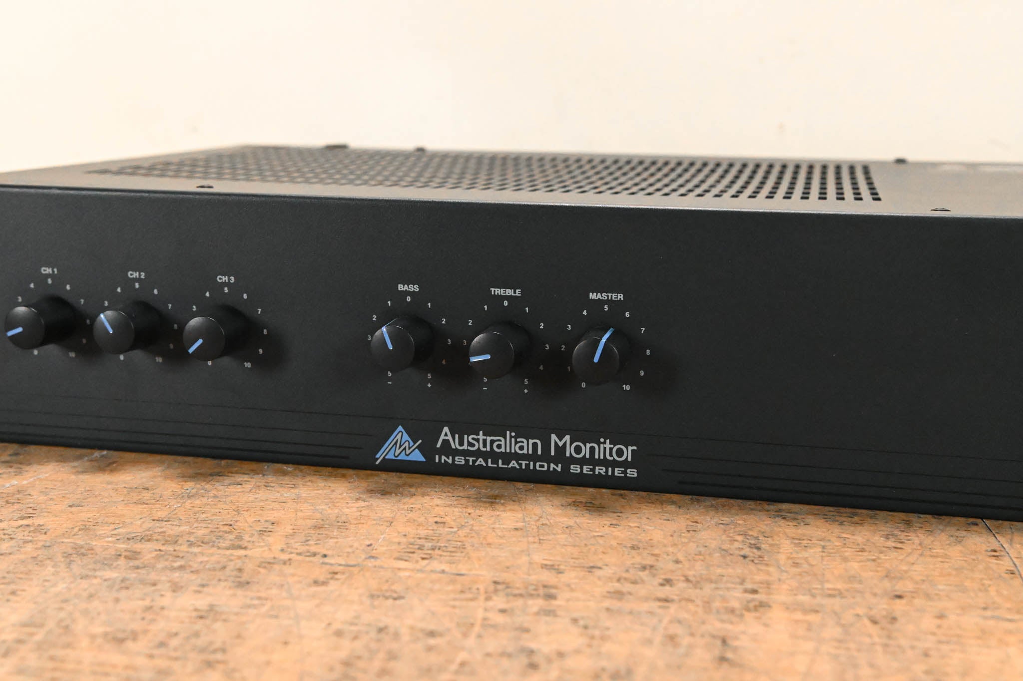 Australian Monitor AMC 60 60-Watt 2RU Mixer-Amplifier