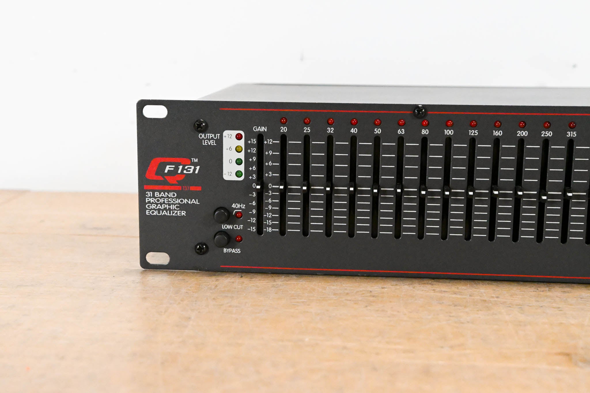 Peavey QF 131 31-Band Graphic Equalizer